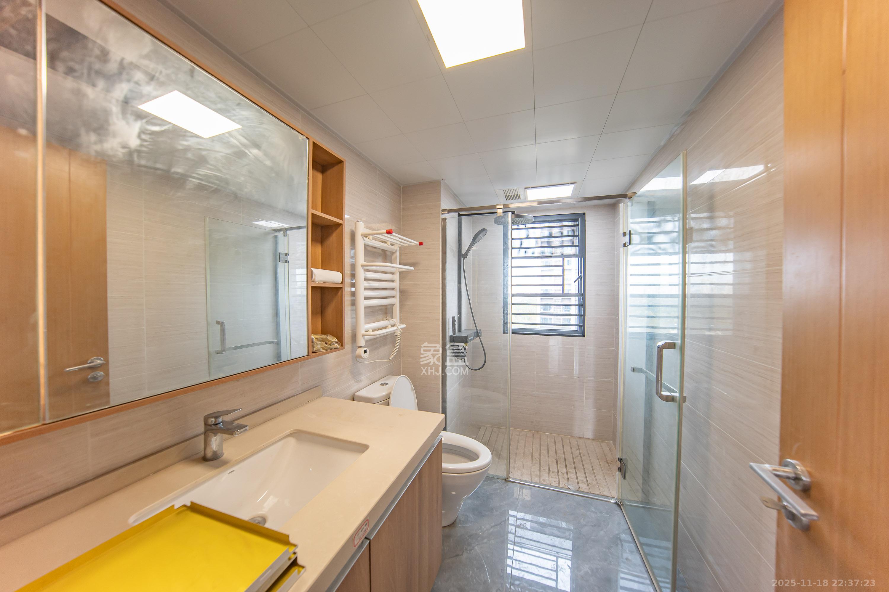 深业鹭栖府  4室2厅2卫    218.0万卫生间