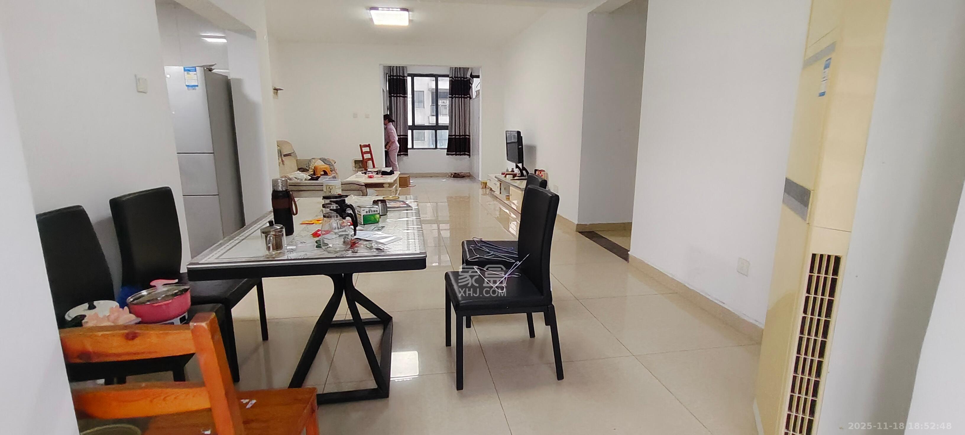 华银天际 3室2厅2卫 2200.0元/月 华银天际 3室2厅2卫 2200.0元/月室内图