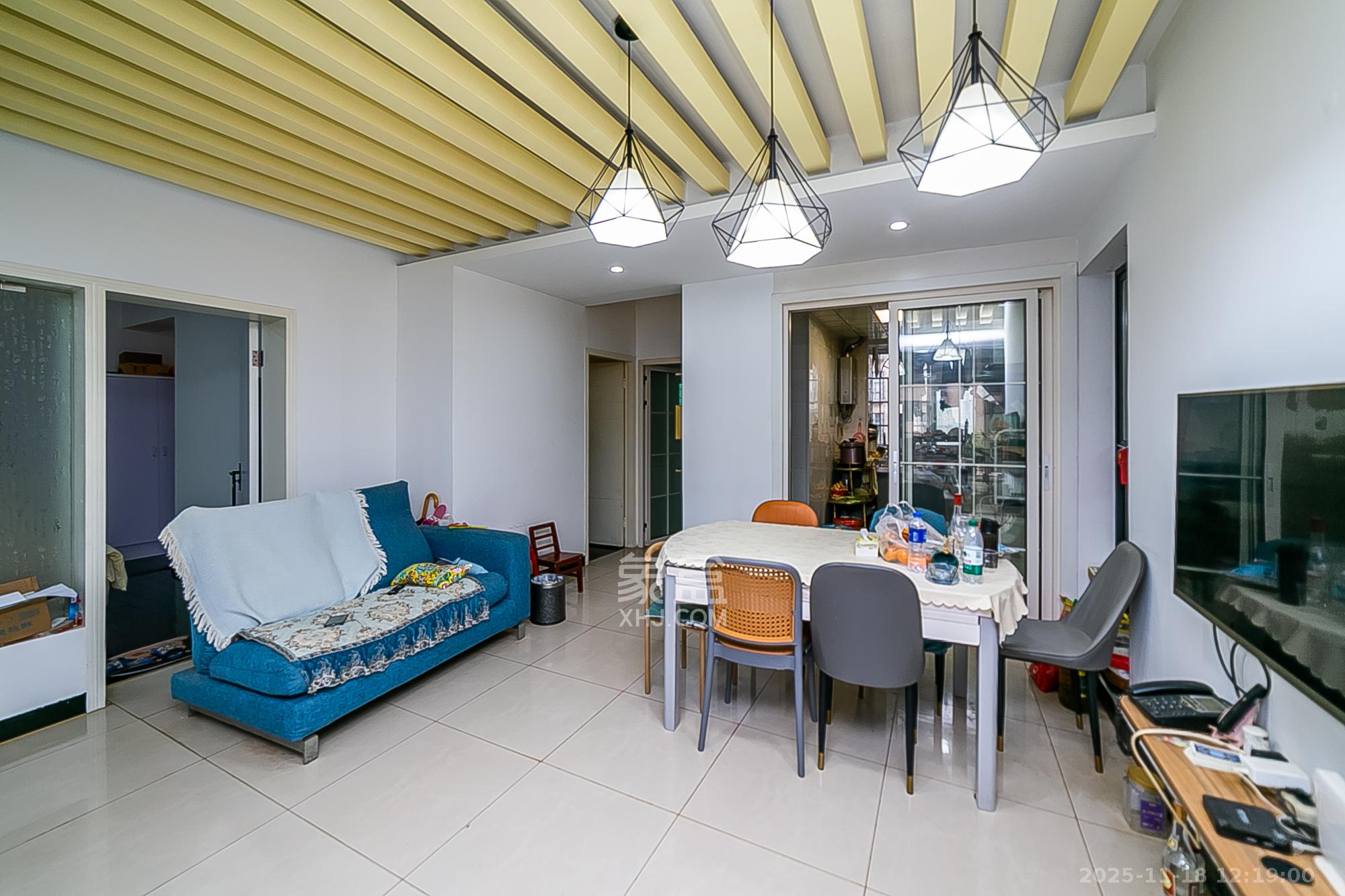 白沙花园 4室2厅2卫 118.0万 白沙花园 4室2厅2卫 118.0万客厅