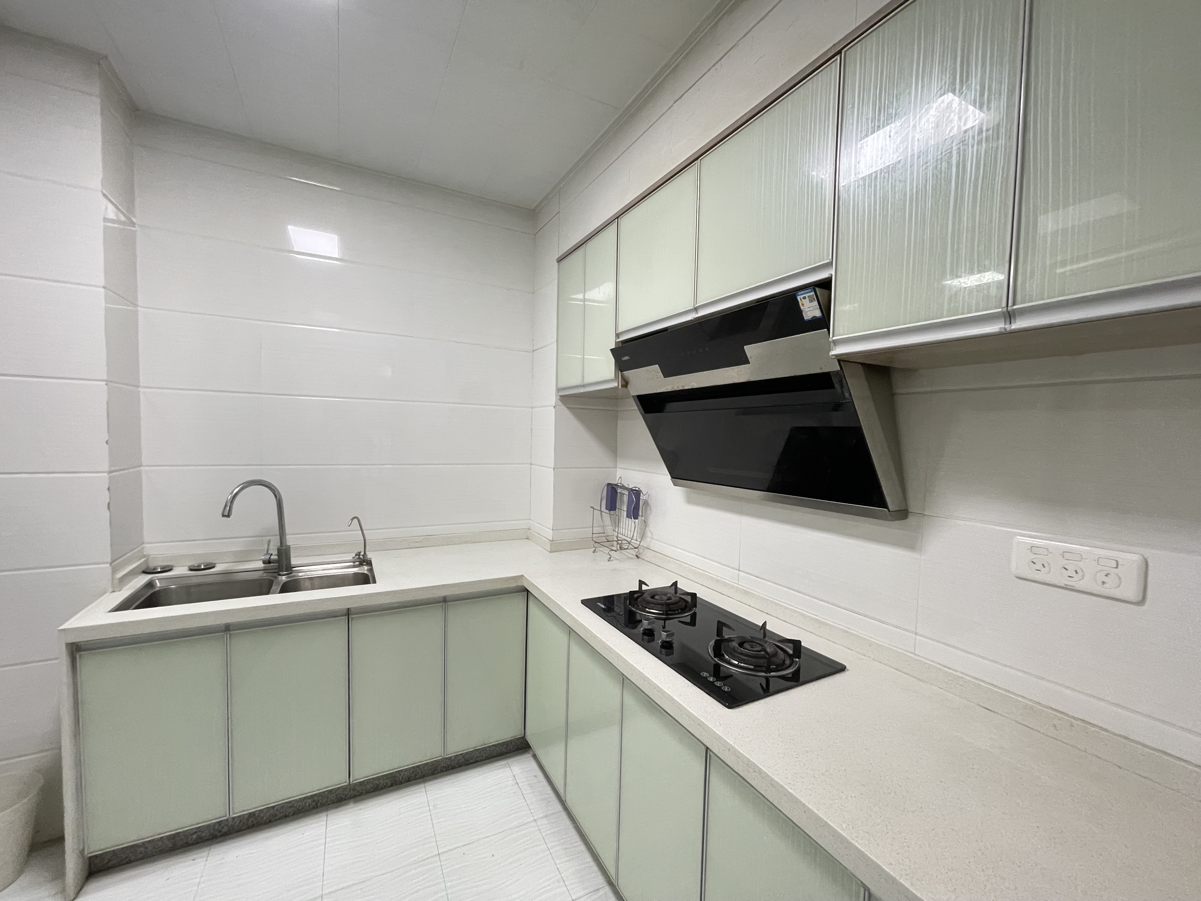 金域滨江  3室2厅1卫    1800.0元/月室内图