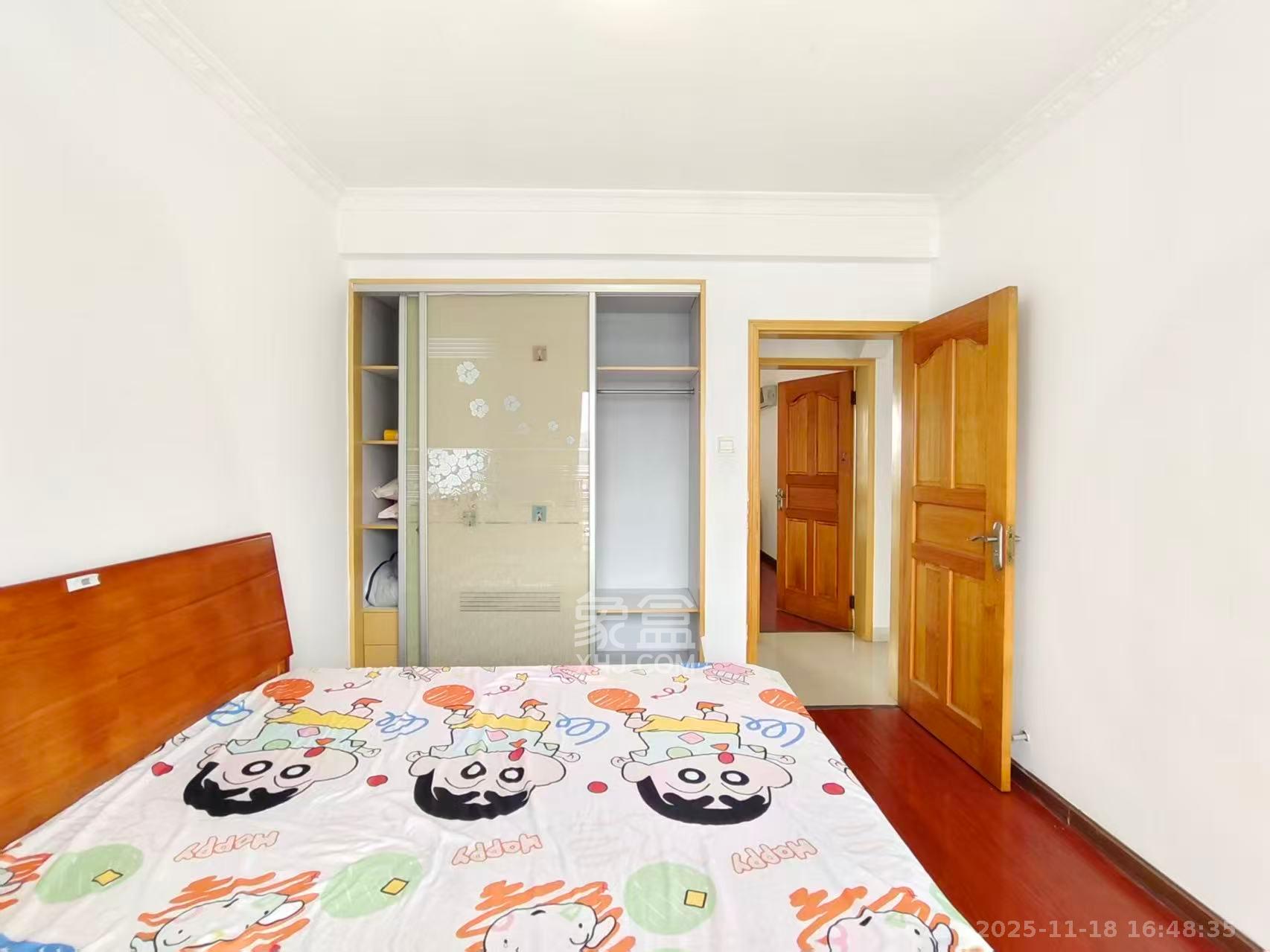 银港水晶城  3室2厅1卫    2800.0元/月室内图