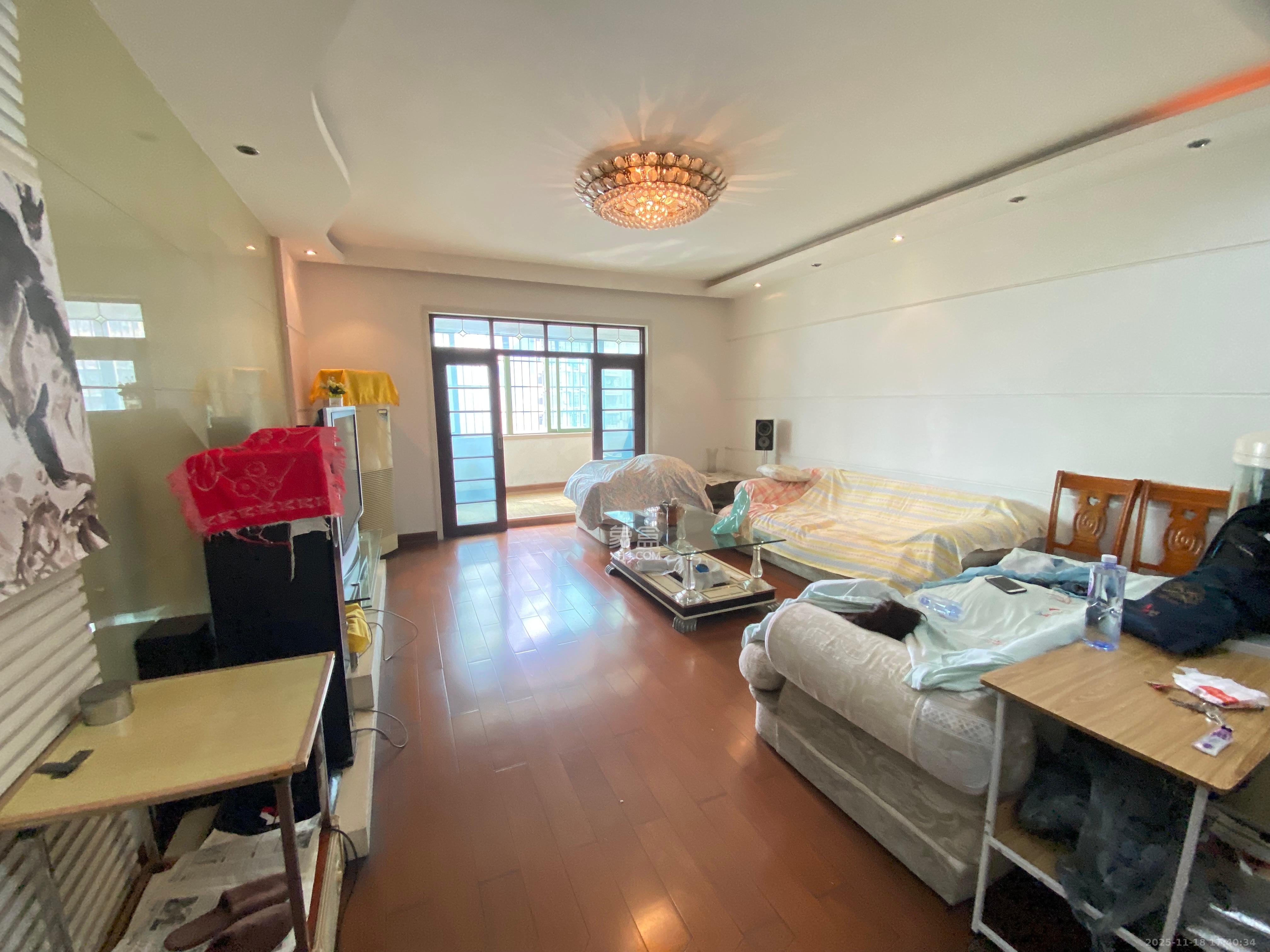 佳逸豪园  3室2厅2卫    3000.0元/月