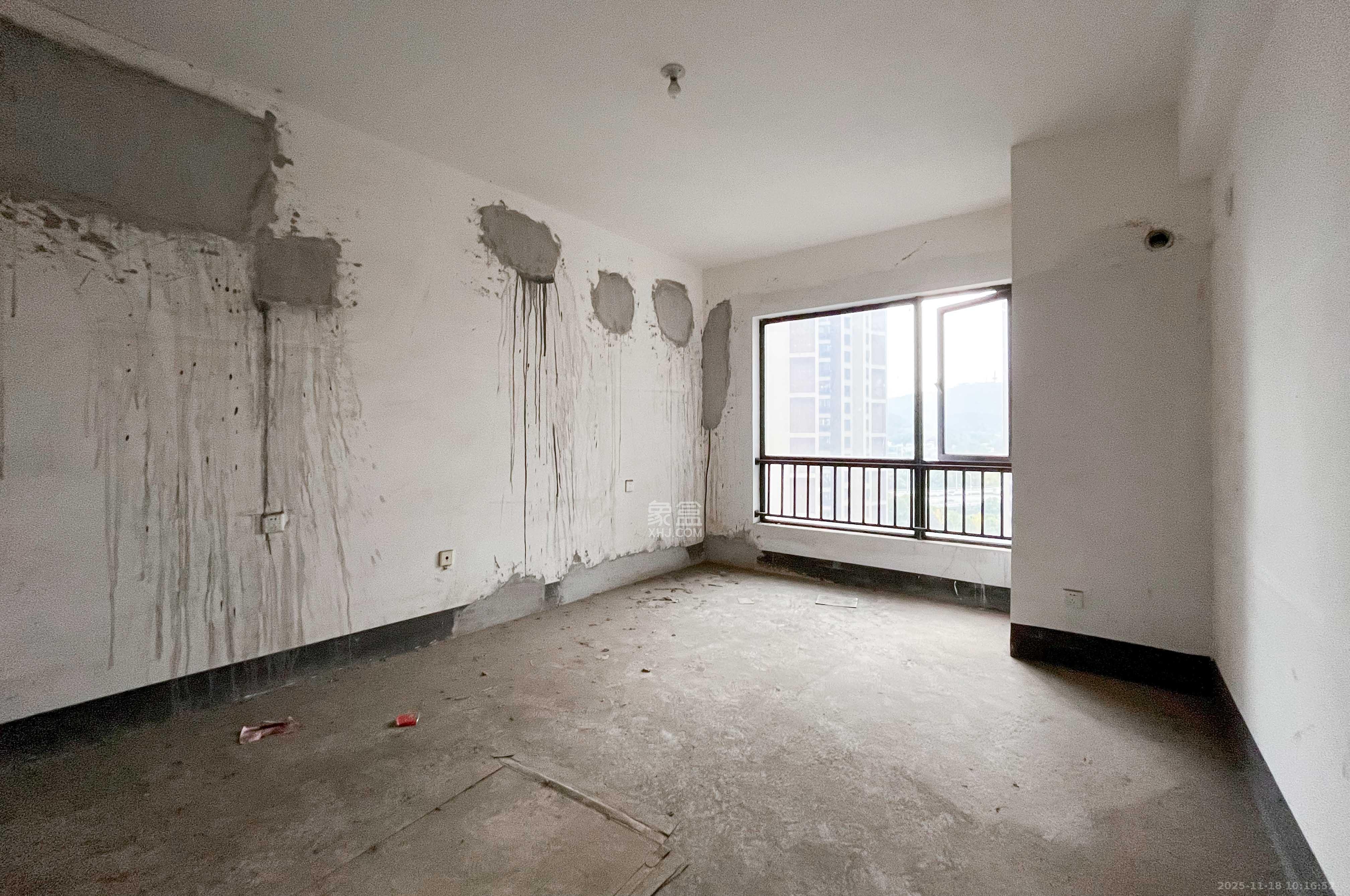 达美D6区  4室2厅2卫    110.0万其他