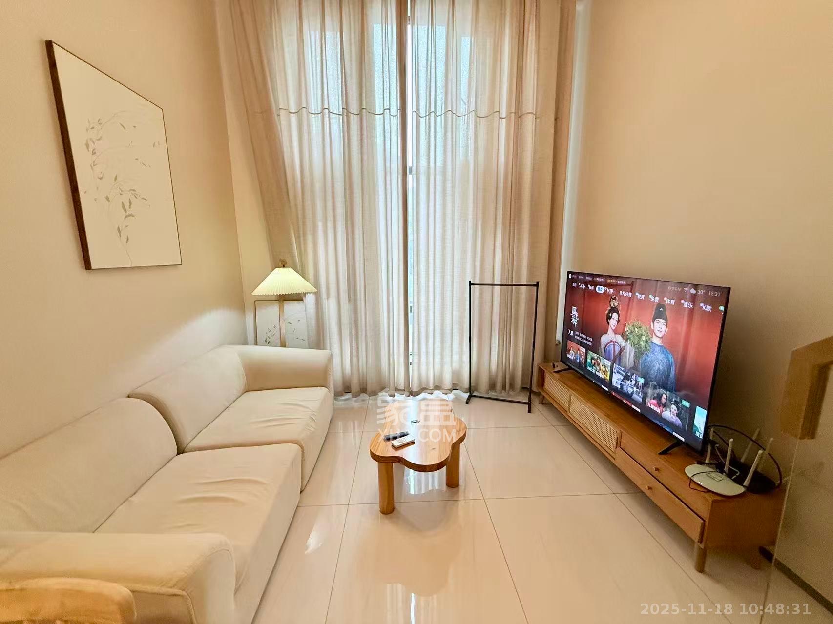 藏珑湖上公馆  1室0厅0卫    2400.0元/月