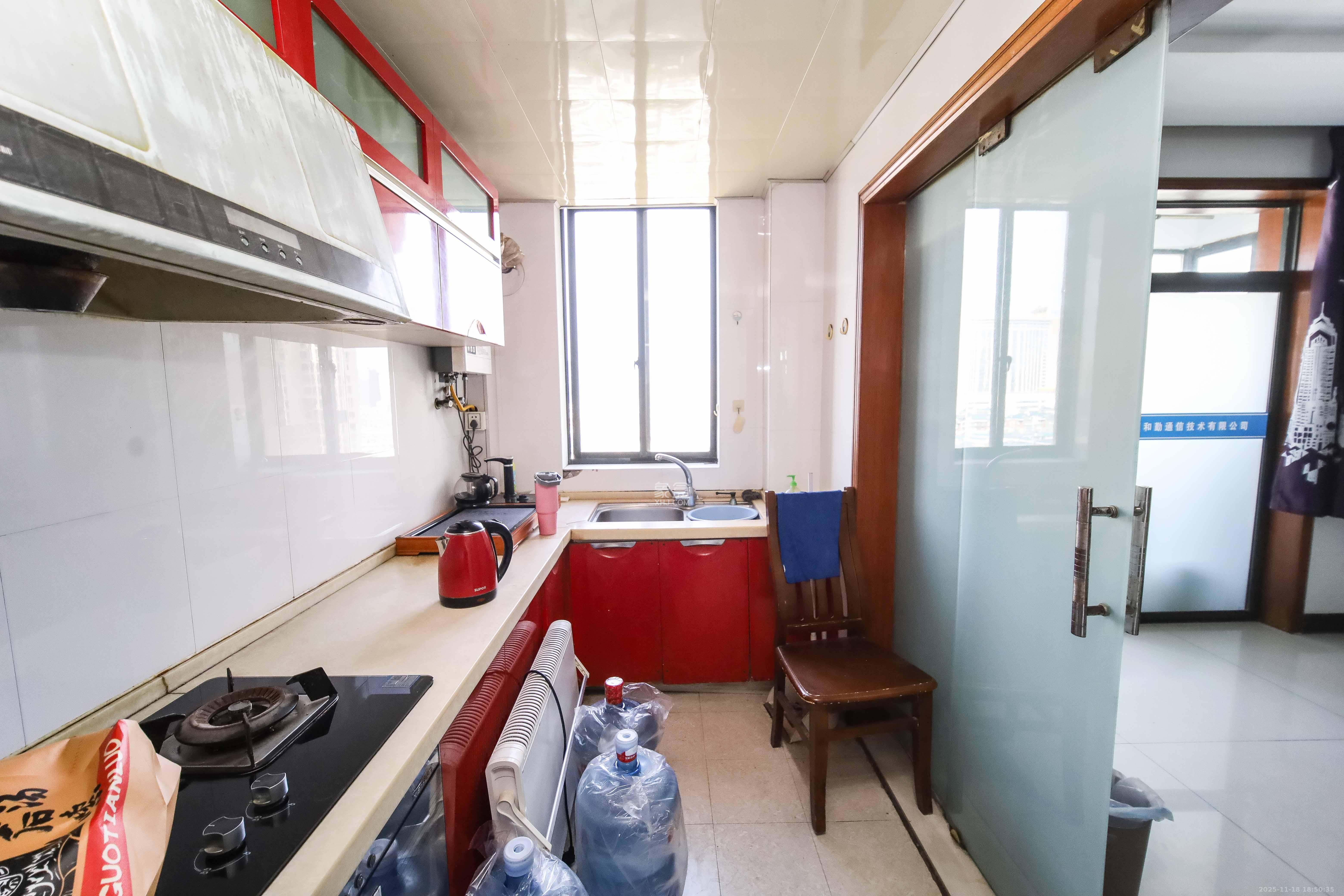 世嘉国际华城  4室2厅2卫    152.0万厨房