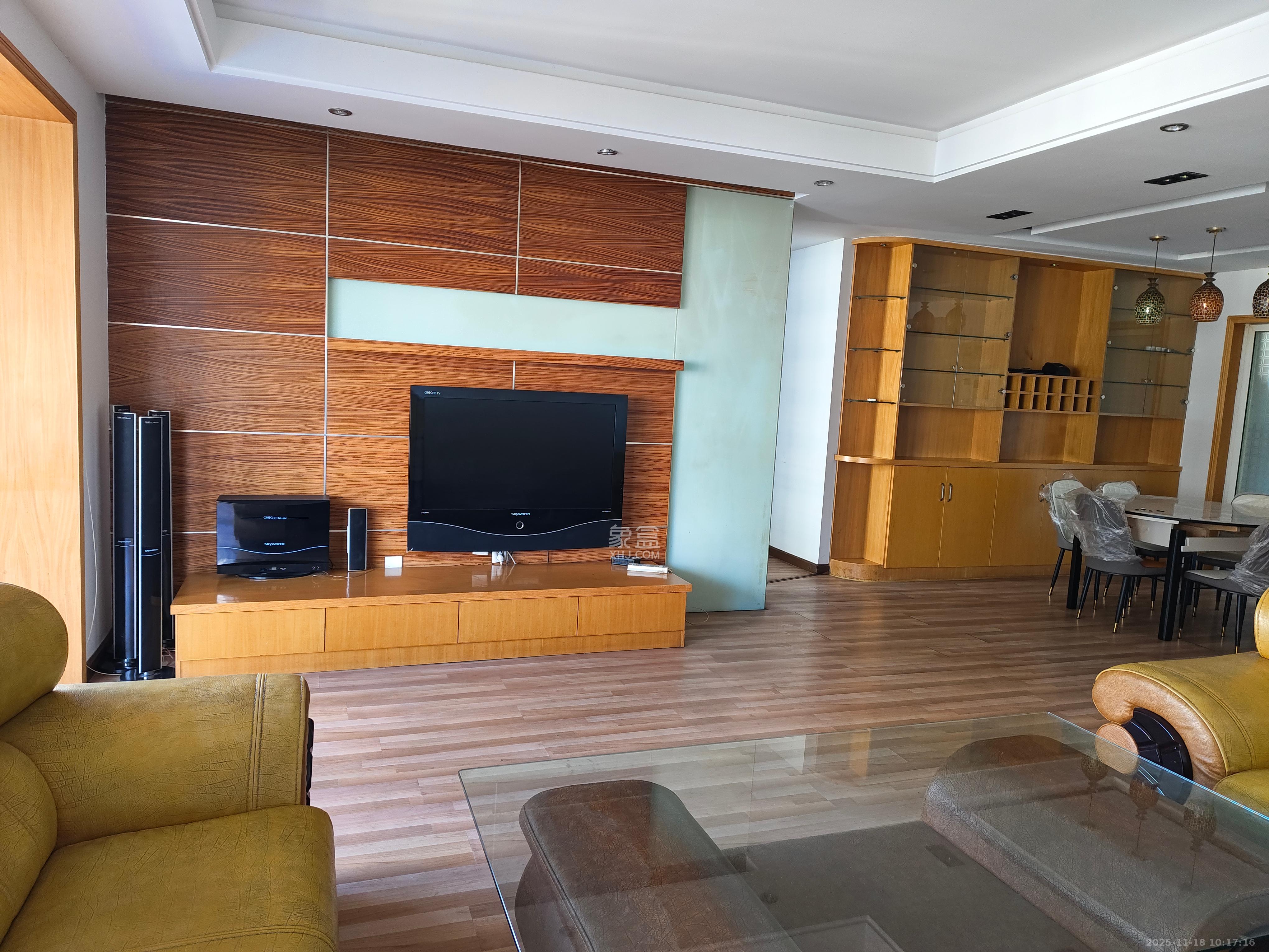 明城公寓  5室2厅2卫    3000.0元/月室内图