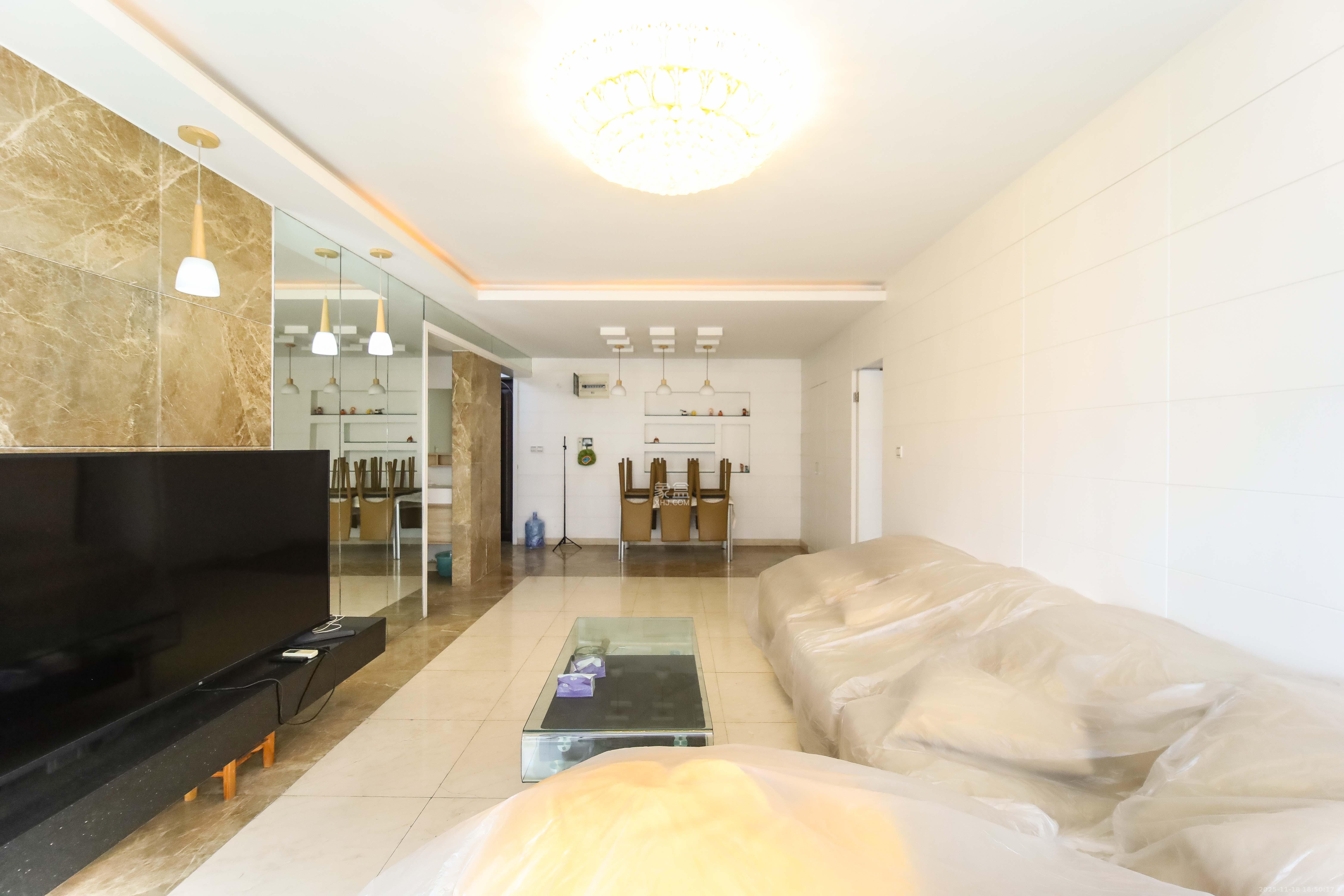 世嘉国际华城 2室2厅1卫 118.0万 世嘉国际华城 2室2厅1卫 118.0万客厅