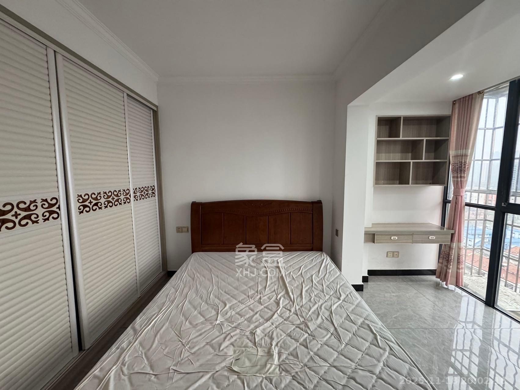 粟塘小区  2室2厅1卫    2200.0元/月室内图