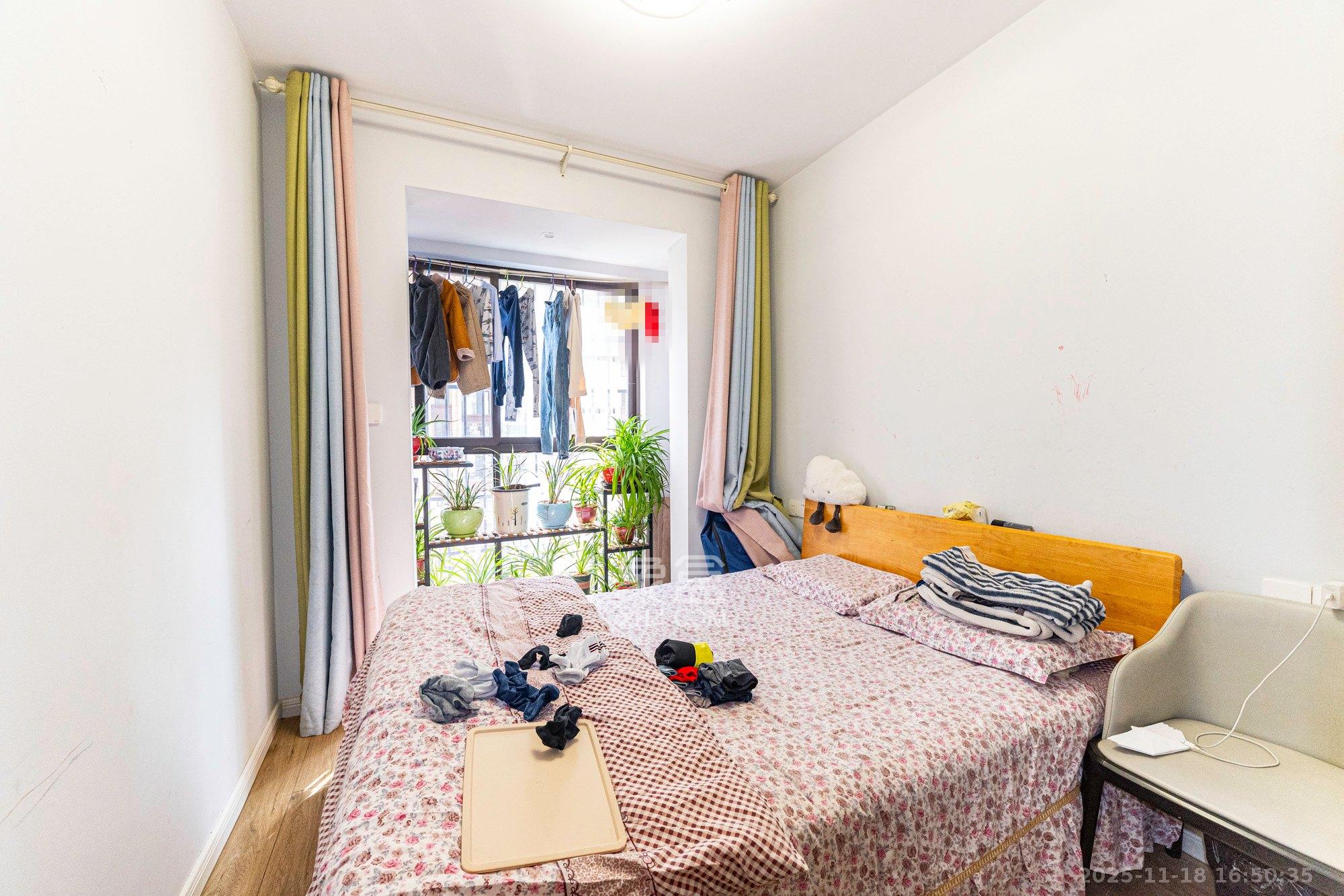 东方美地 3室2厅1卫 66.8万 东方美地 3室2厅1卫 66.8万卧室