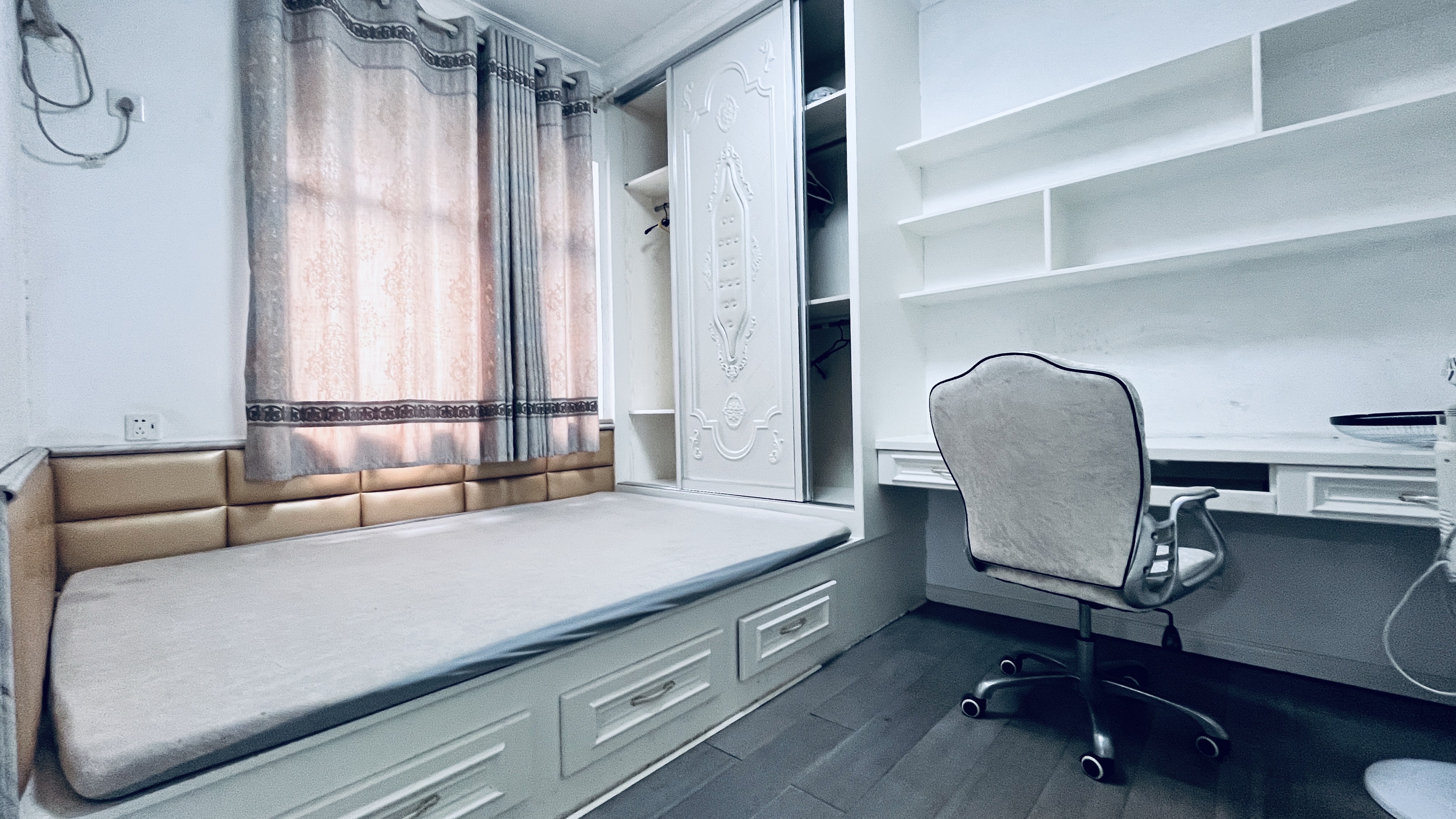 盐业公司家属院 2室2厅1卫 1400.0元/月 盐业公司家属院 2室2厅1卫 1400.0元/月室内图