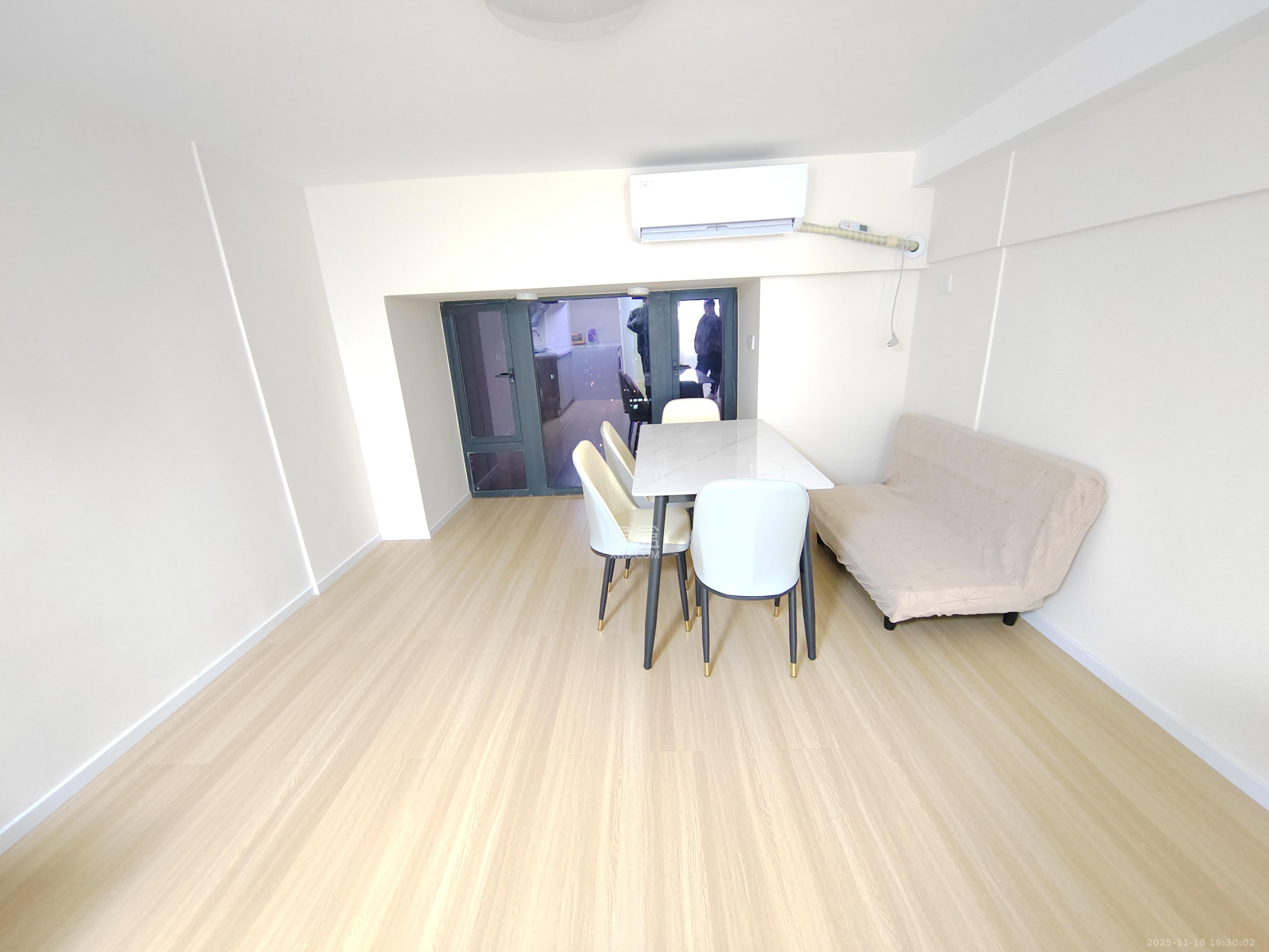 中海阅溪府 1室0厅0卫 1300.0元/月 中海阅溪府 1室0厅0卫 1300.0元/月室内图