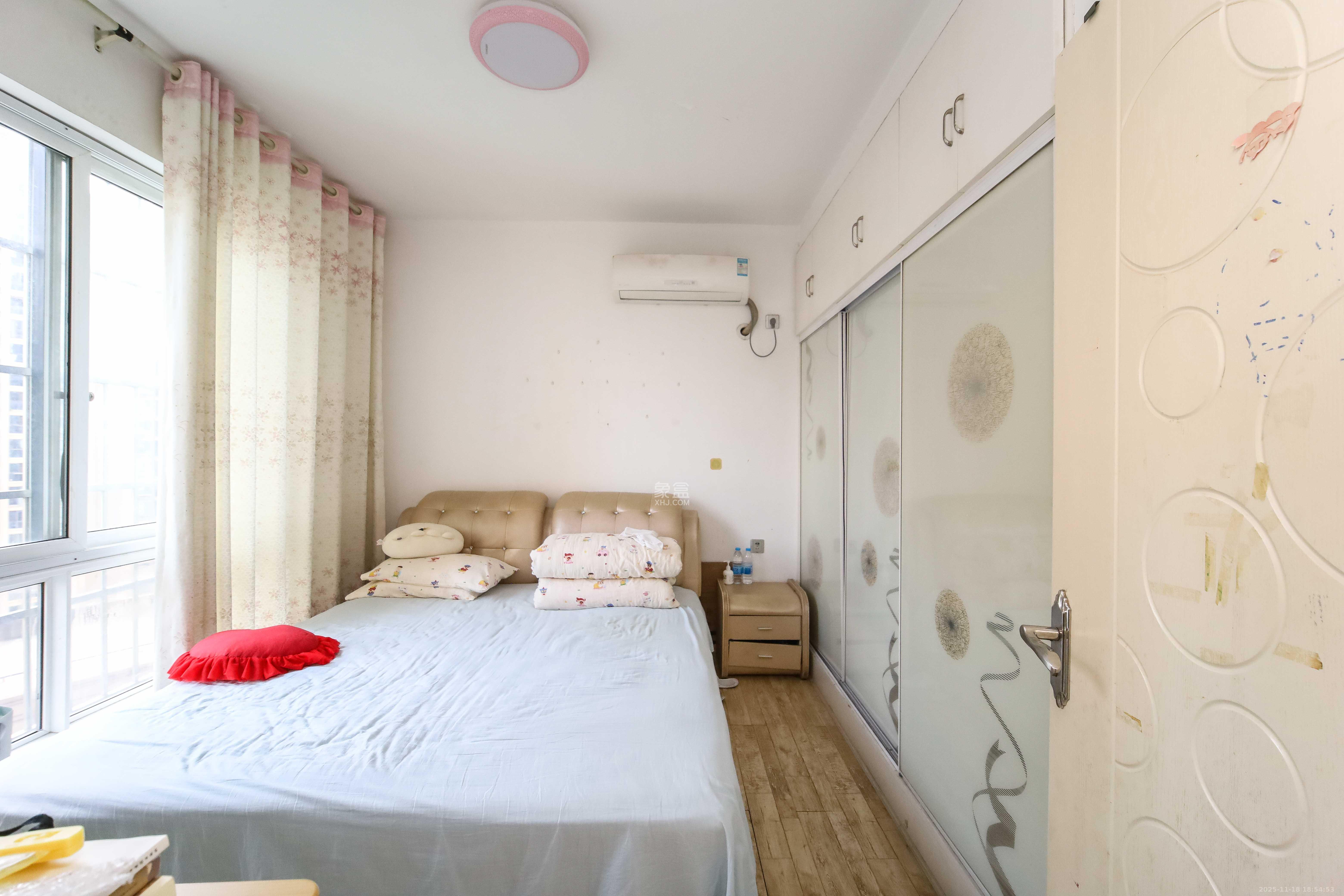 鑫科明珠  3室2厅1卫    72.0万卧室