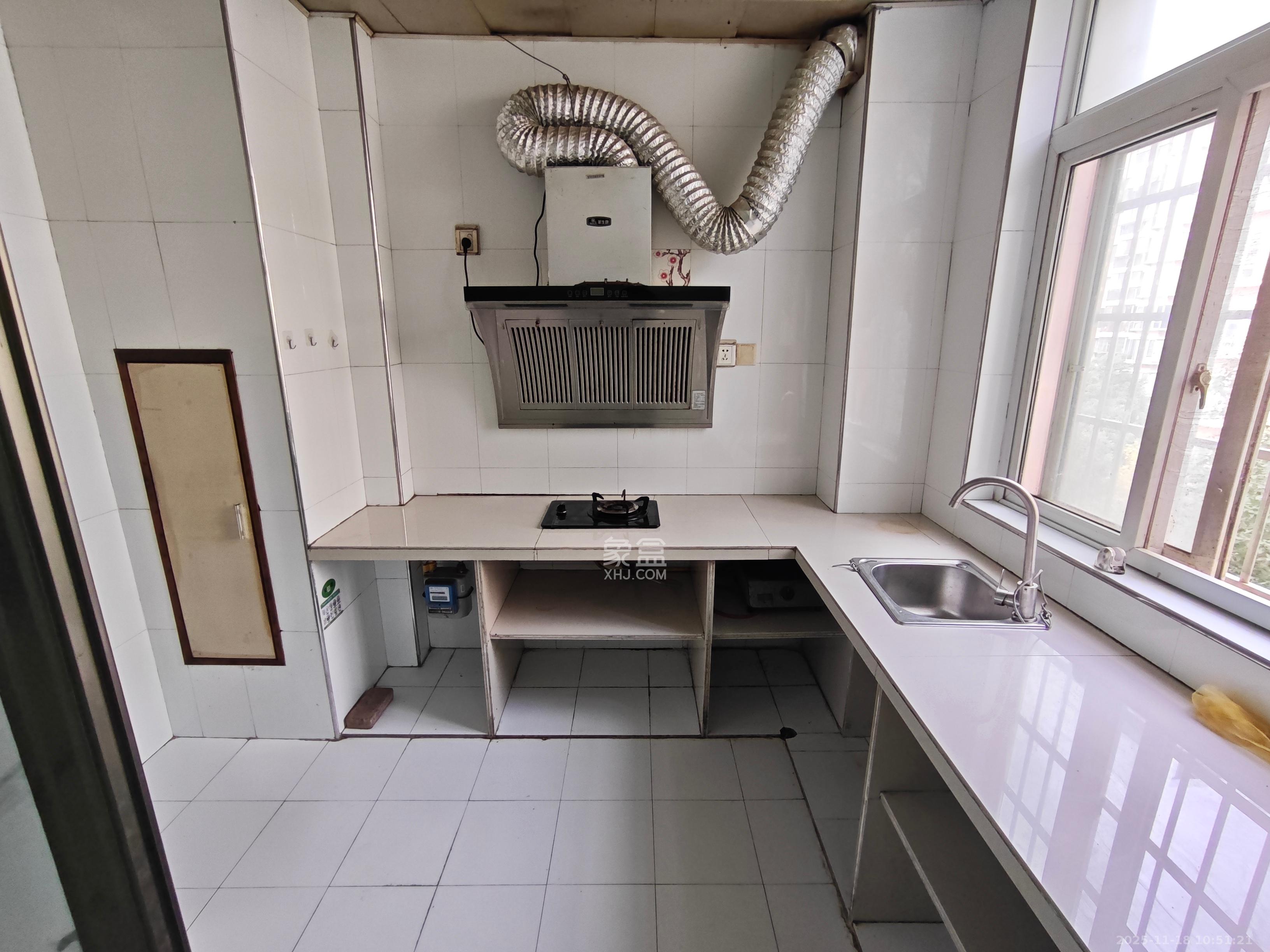 枫华府第  3室2厅2卫    1200.0元/月室内图