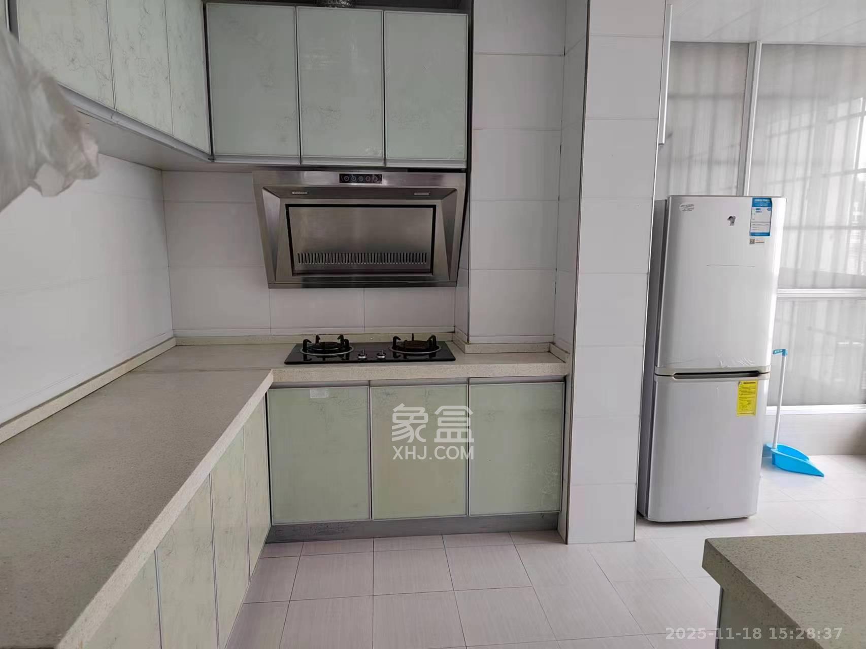 城市山水豪园（山水城市风景）  2室2厅1卫    2500.0元/月室内图