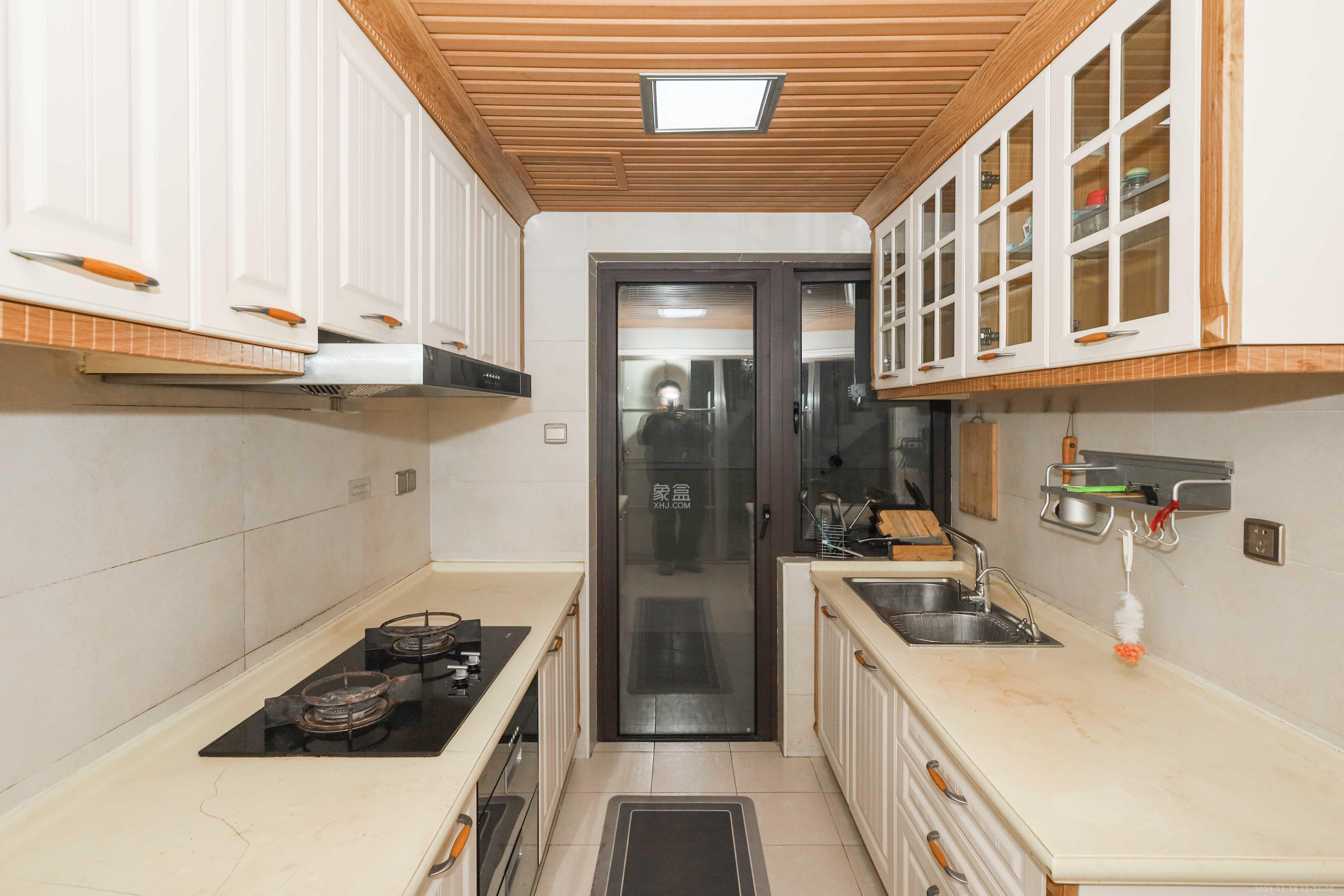 保利麓谷林语D区 3室2厅2卫 199.0万 保利麓谷林语D区 3室2厅2卫 199.0万厨房