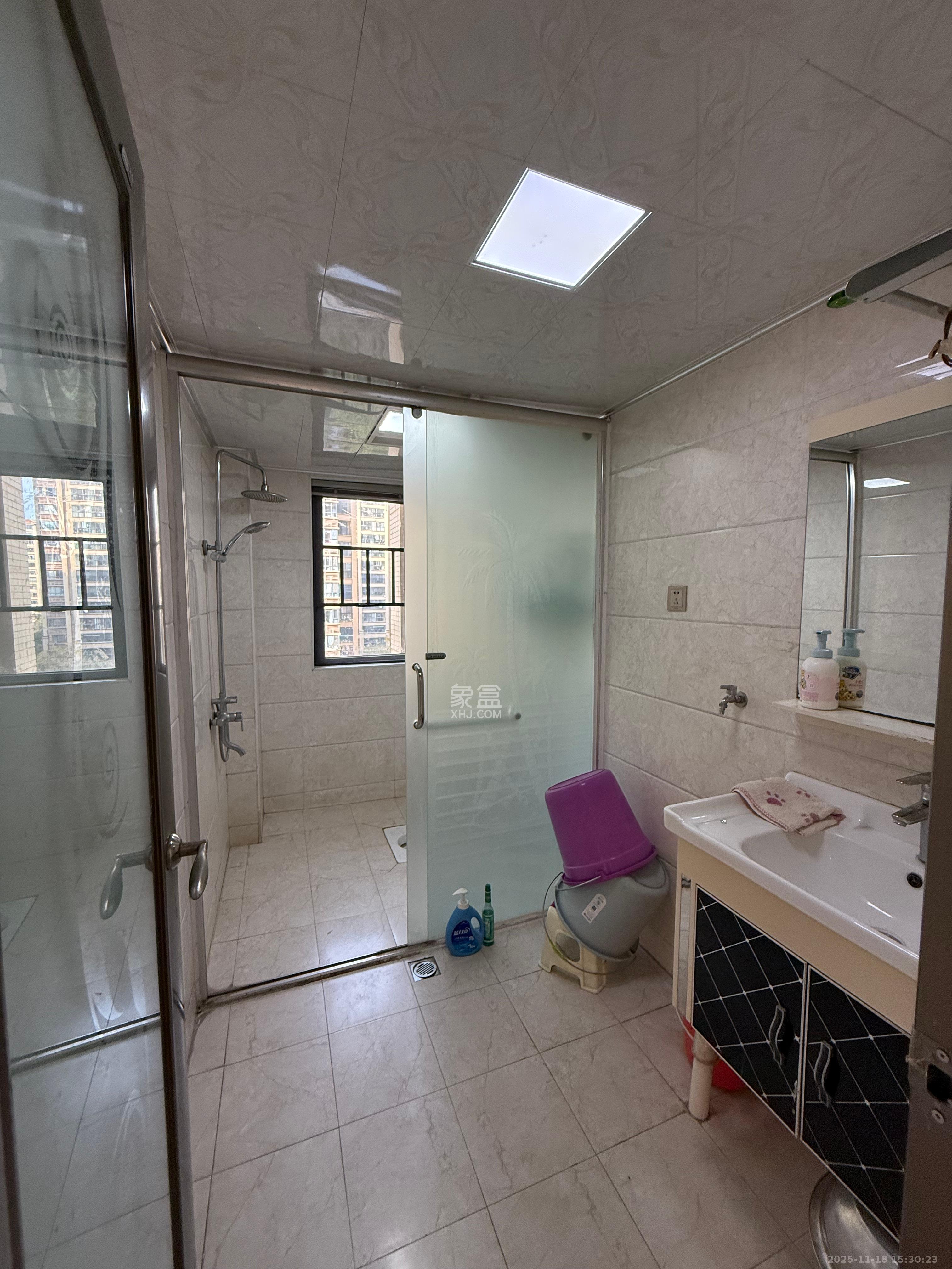 中建芙蓉嘉苑  3室2厅2卫    2400.0元/月室内图