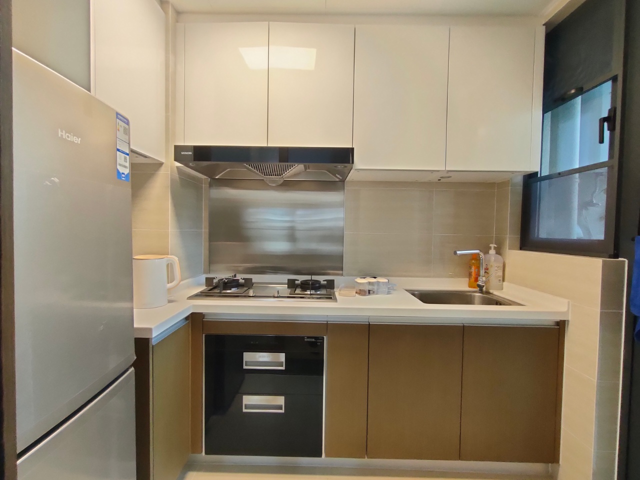 仁恒海棠公园(一期) 3室2厅1卫 5200.0元/月 仁恒海棠公园(一期) 3室2厅1卫 5200.0元/月室内图