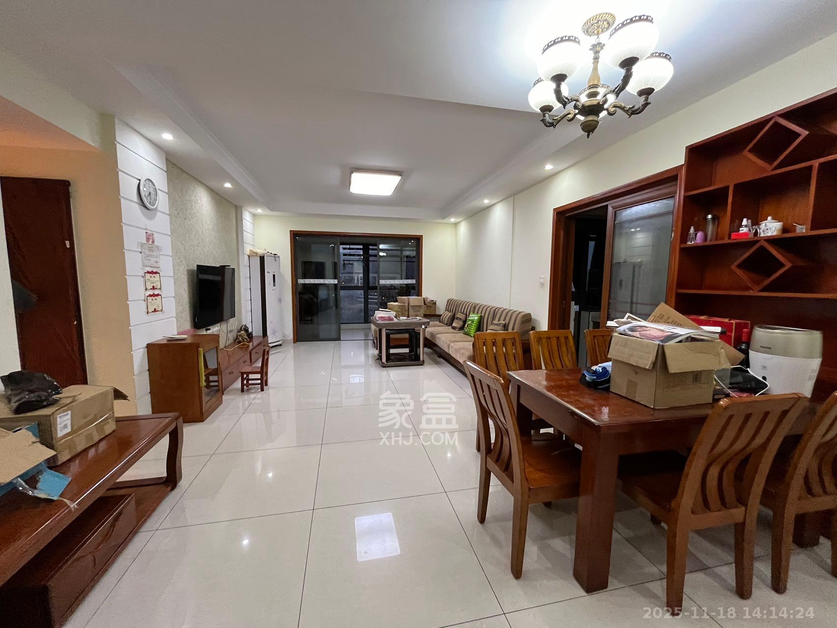 曙光泊岸  3室2厅2卫    3800.0元/月