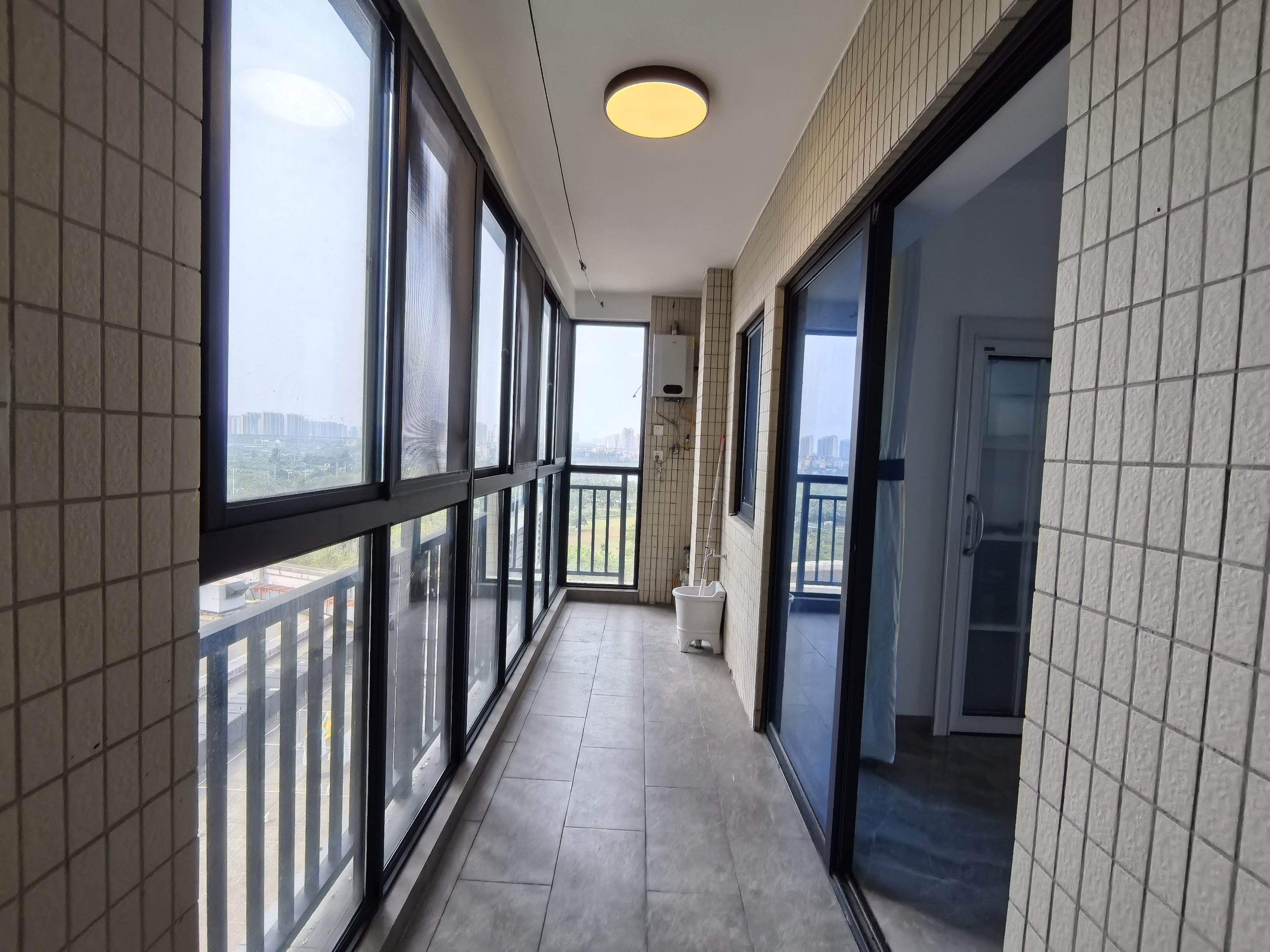 椰海家园一期  3室2厅2卫    3300.0元/月室内图