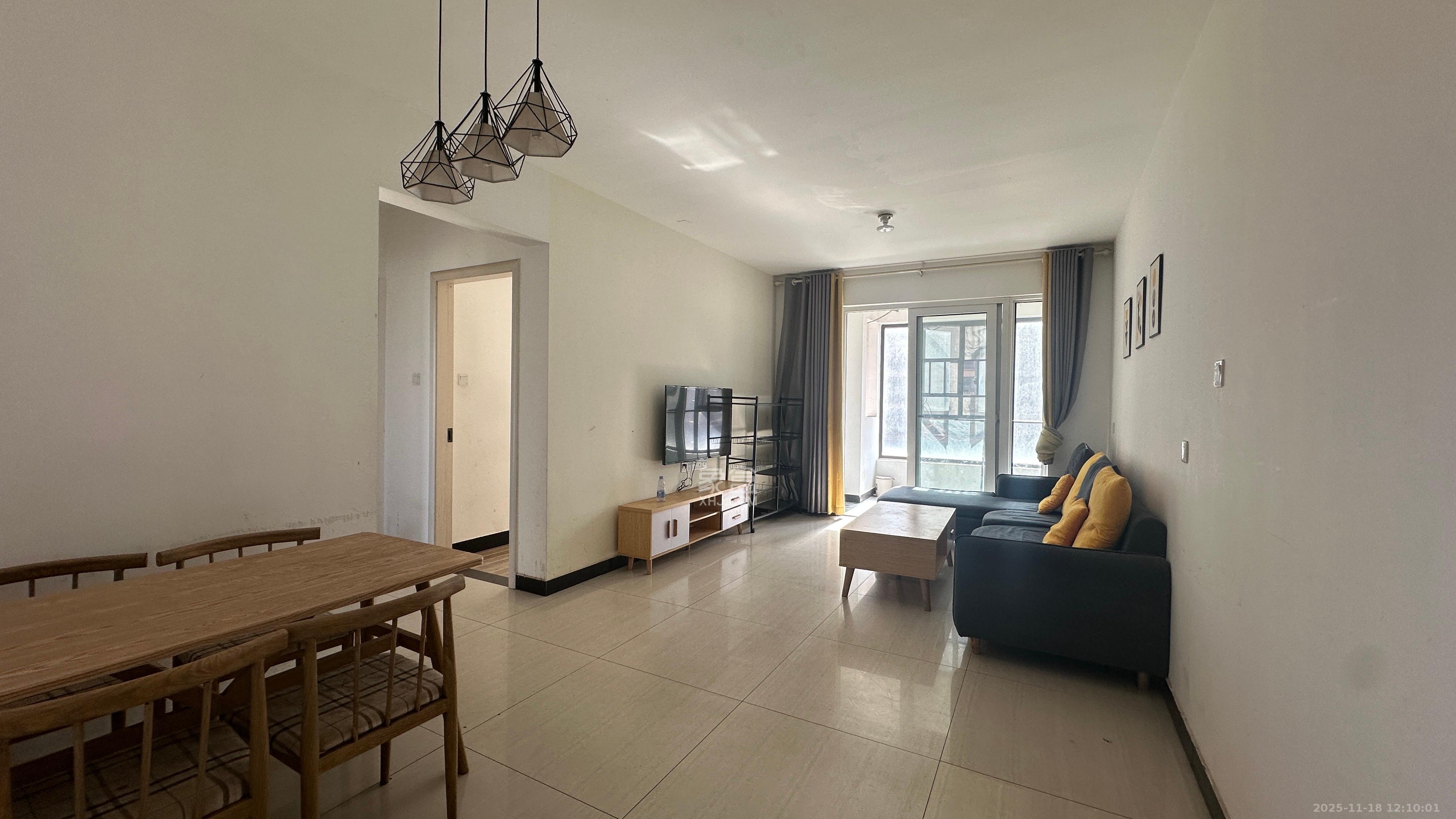 新城国际花都 3室2厅1卫 1800.0元/月 新城国际花都 3室2厅1卫 1800.0元/月室内图