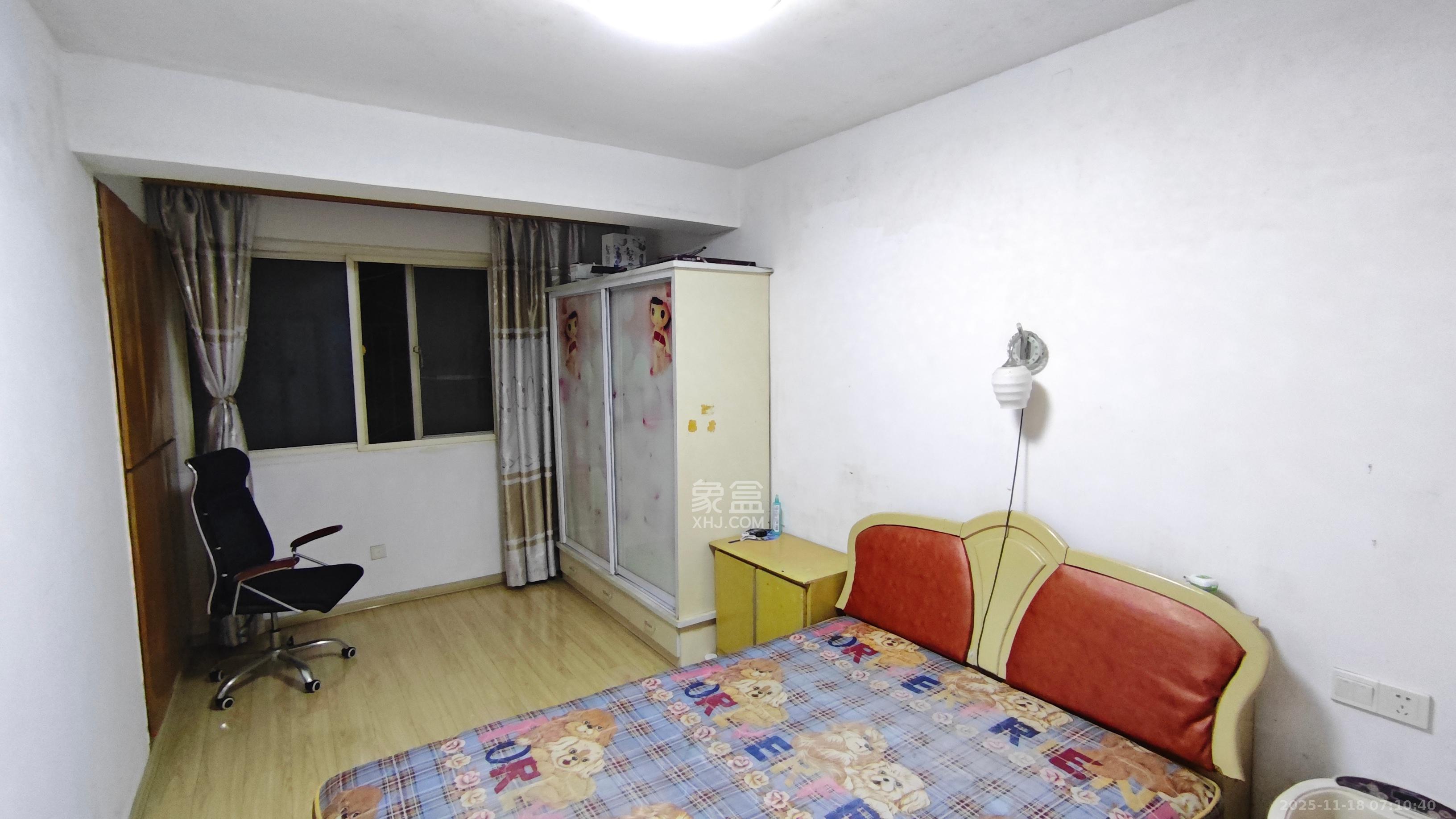 解放村 3室1厅1卫 28.0万 解放村 3室1厅1卫 28.0万客厅