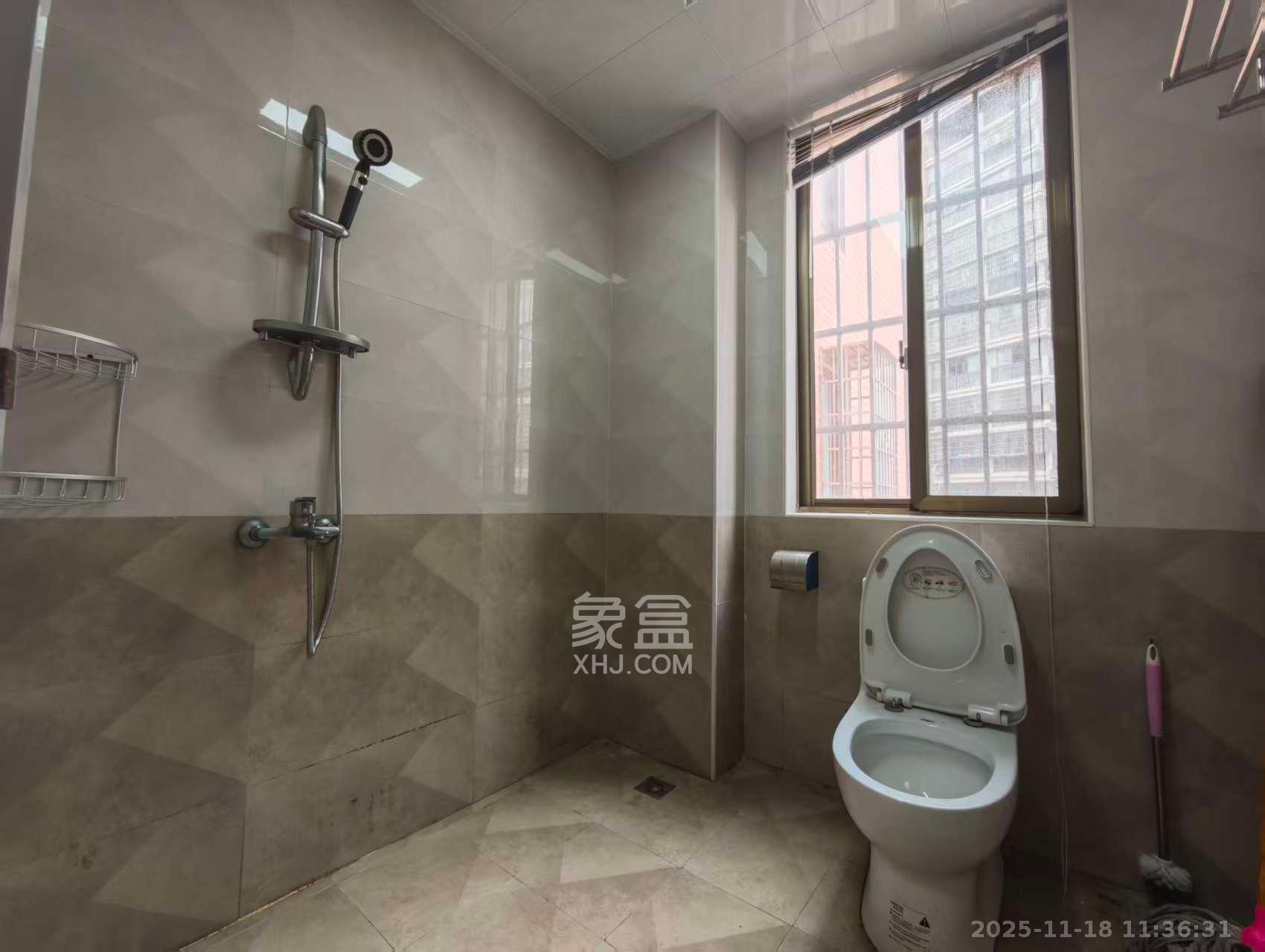 蟠龙欣苑  2室1厅1卫    1300.0元/月室内图