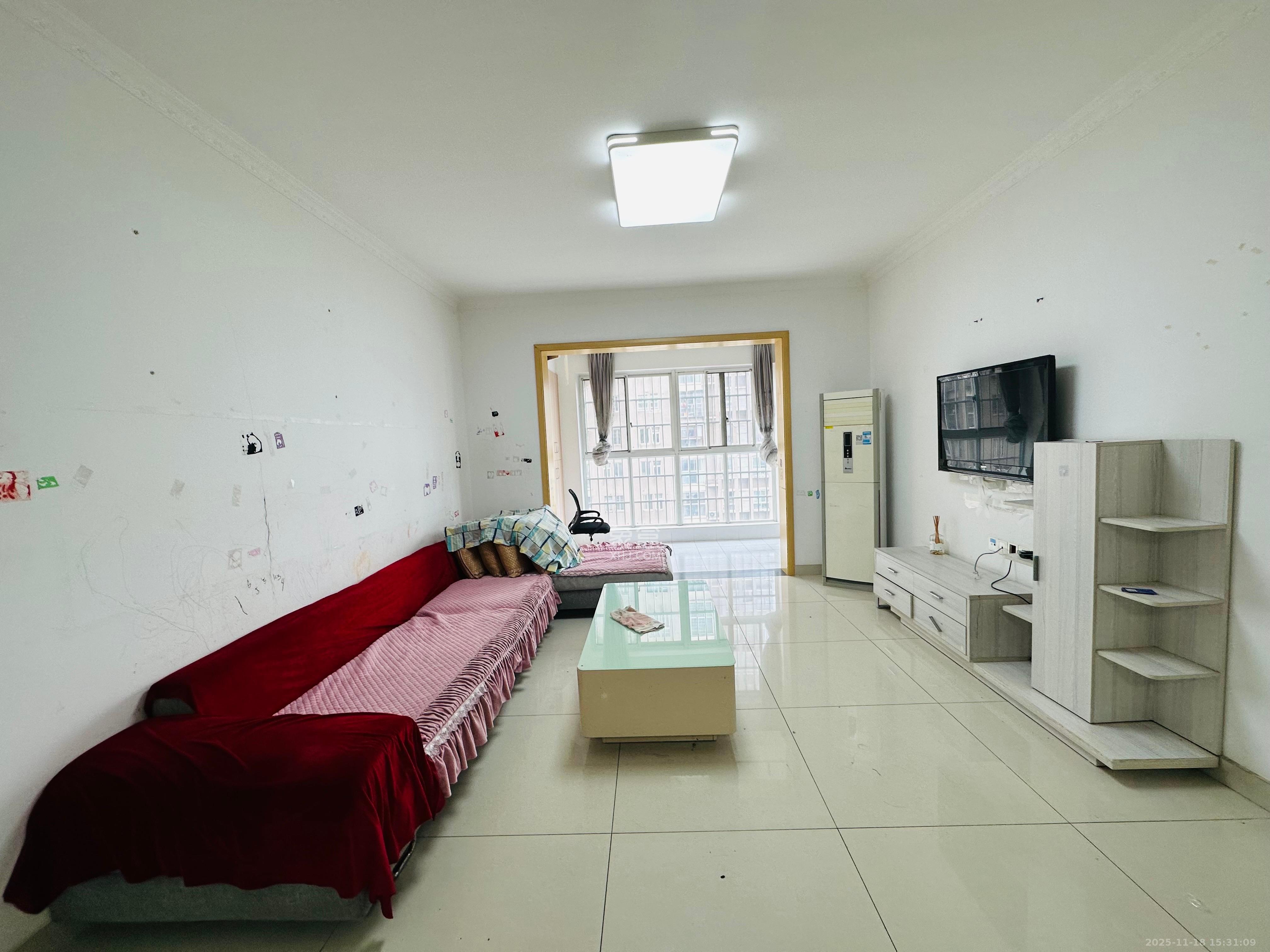 上河国际C区  3室2厅2卫    3100.0元/月室内图