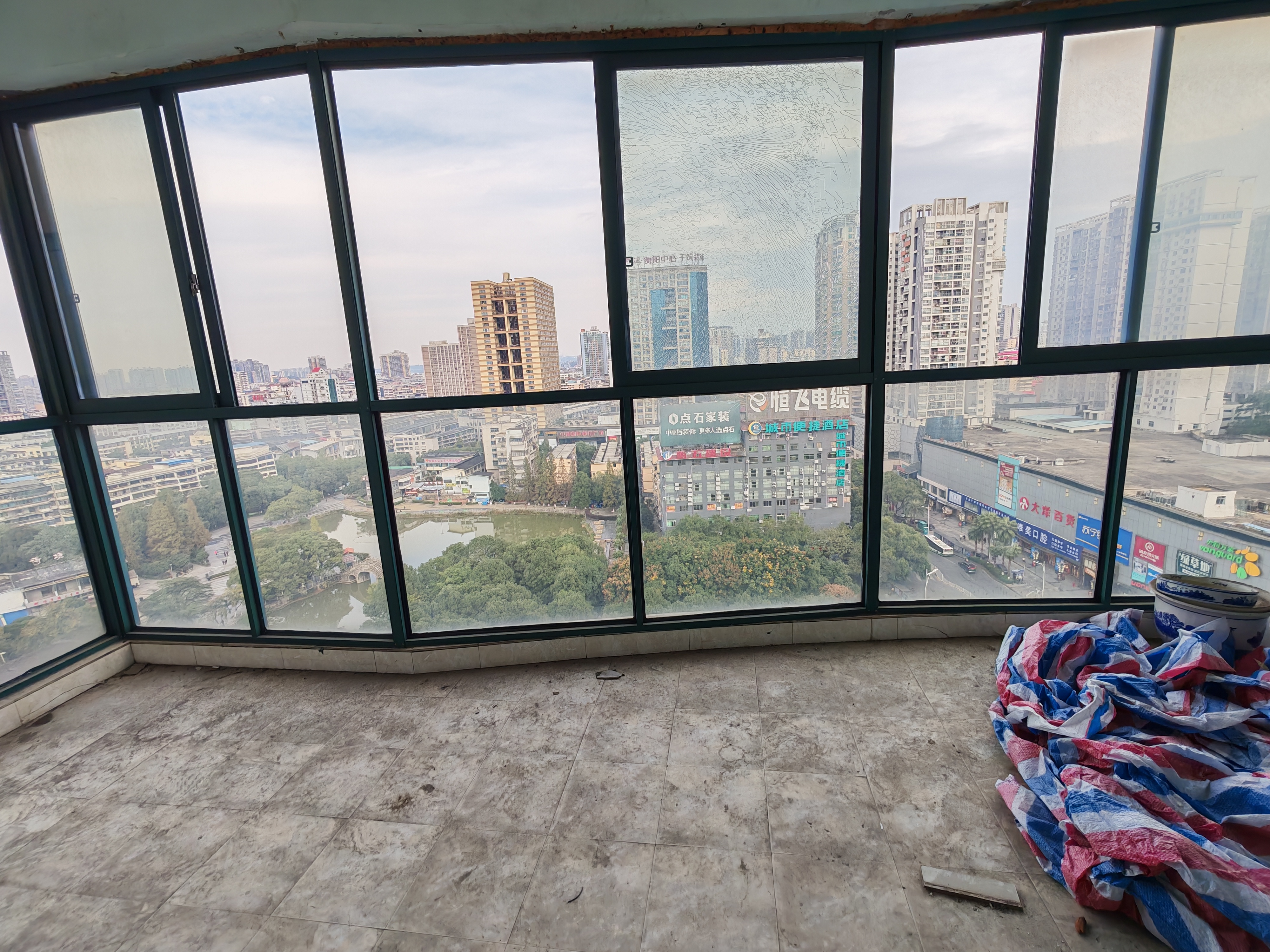 丽天名园 1室0厅0卫 2500.0元/月 丽天名园 1室0厅0卫 2500.0元/月室内图