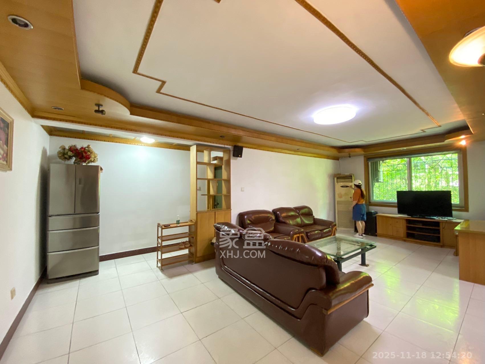 紫荆花园 2室2厅2卫 1700.0元/月 紫荆花园 2室2厅2卫 1700.0元/月室内图