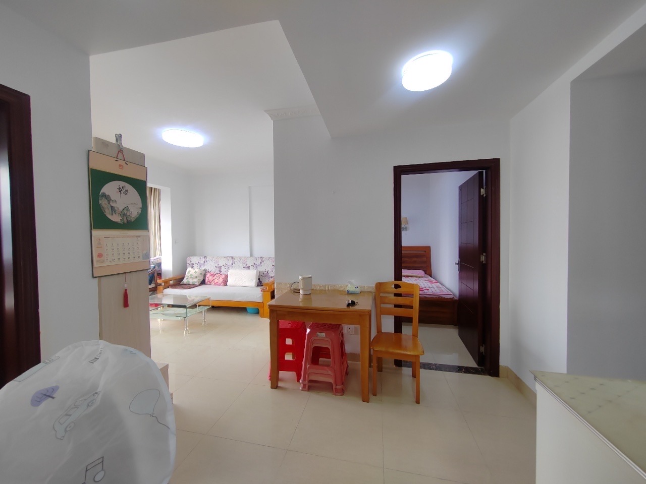 宝源花园 1室0厅0卫 75.0万 宝源花园 1室0厅0卫 75.0万客厅