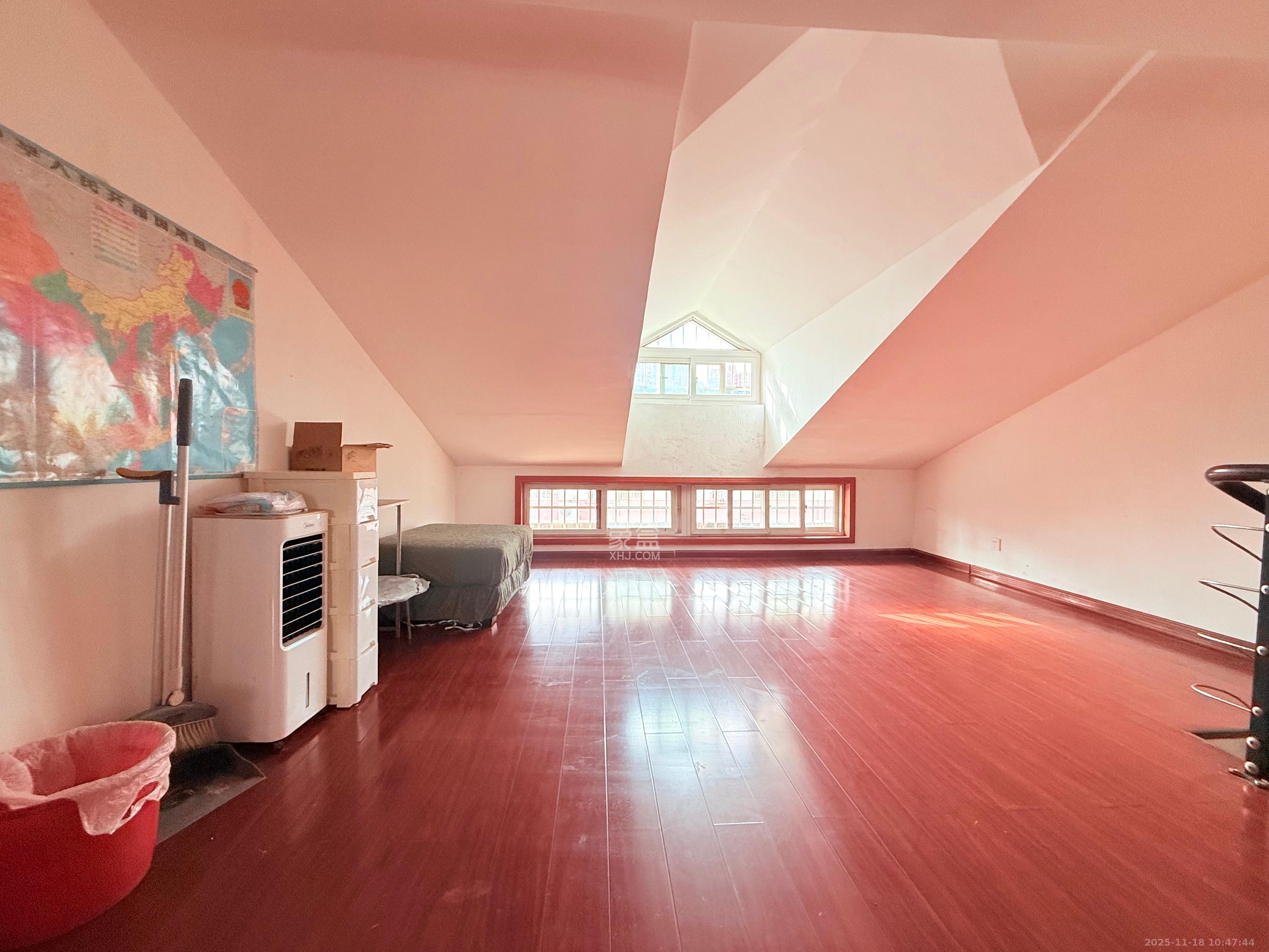 湘樟园小区(湘樟家园) 4室2厅2卫 2000.0元/月 湘樟园小区(湘樟家园) 4室2厅2卫 2000.0元/月室内图