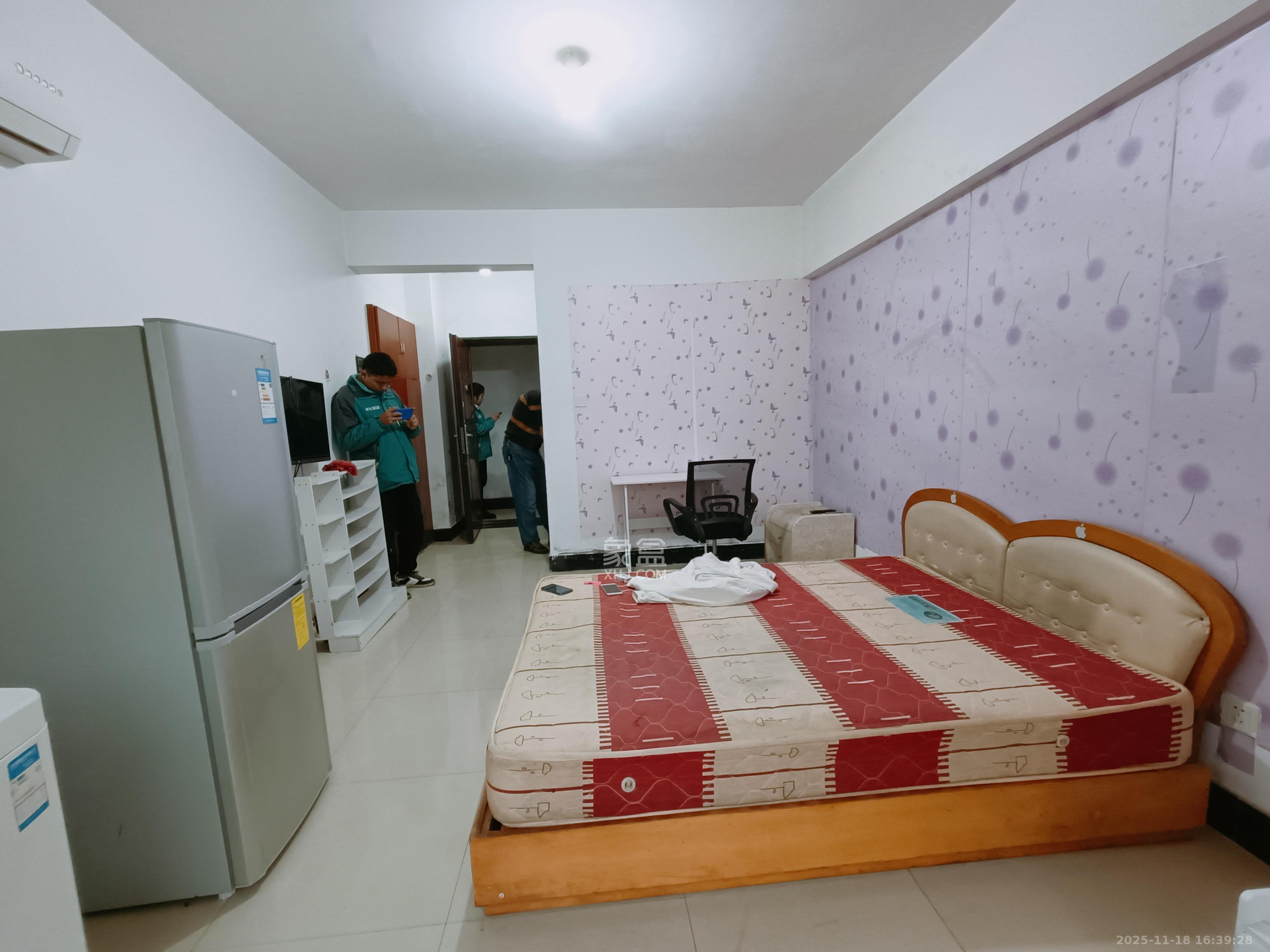 中盛小家碧寓  1室1厅1卫    1100.0元/月室内图