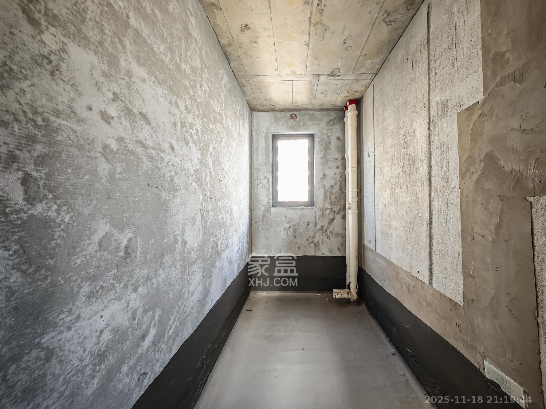 长沙北中心保利时代C区  4室2厅2卫    110.0万卫生间