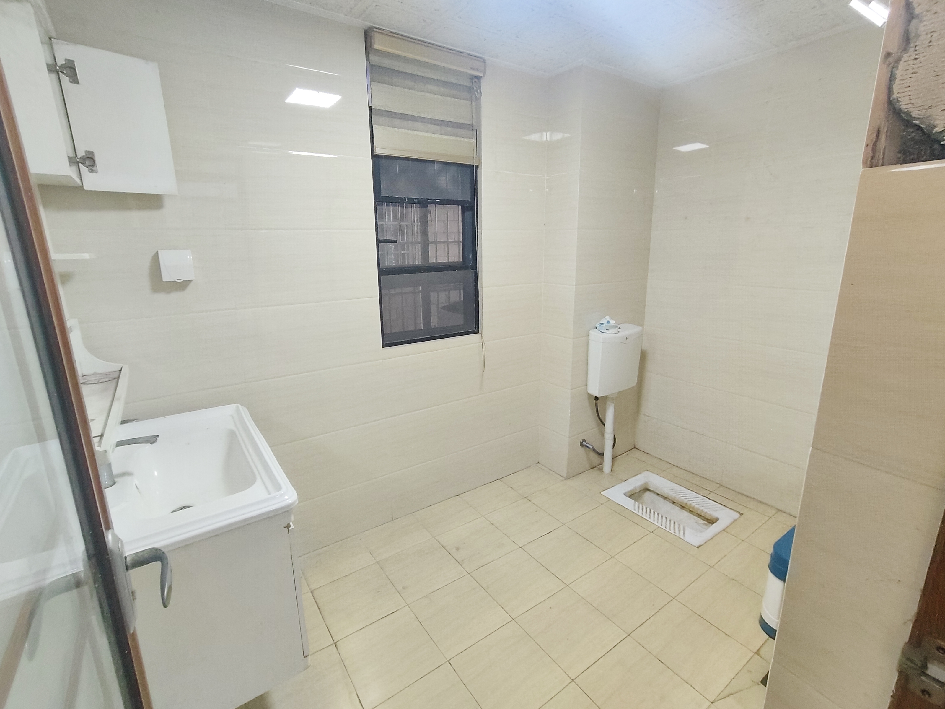 金碧大地豪庭  3室2厅2卫    3500.0元/月室内图