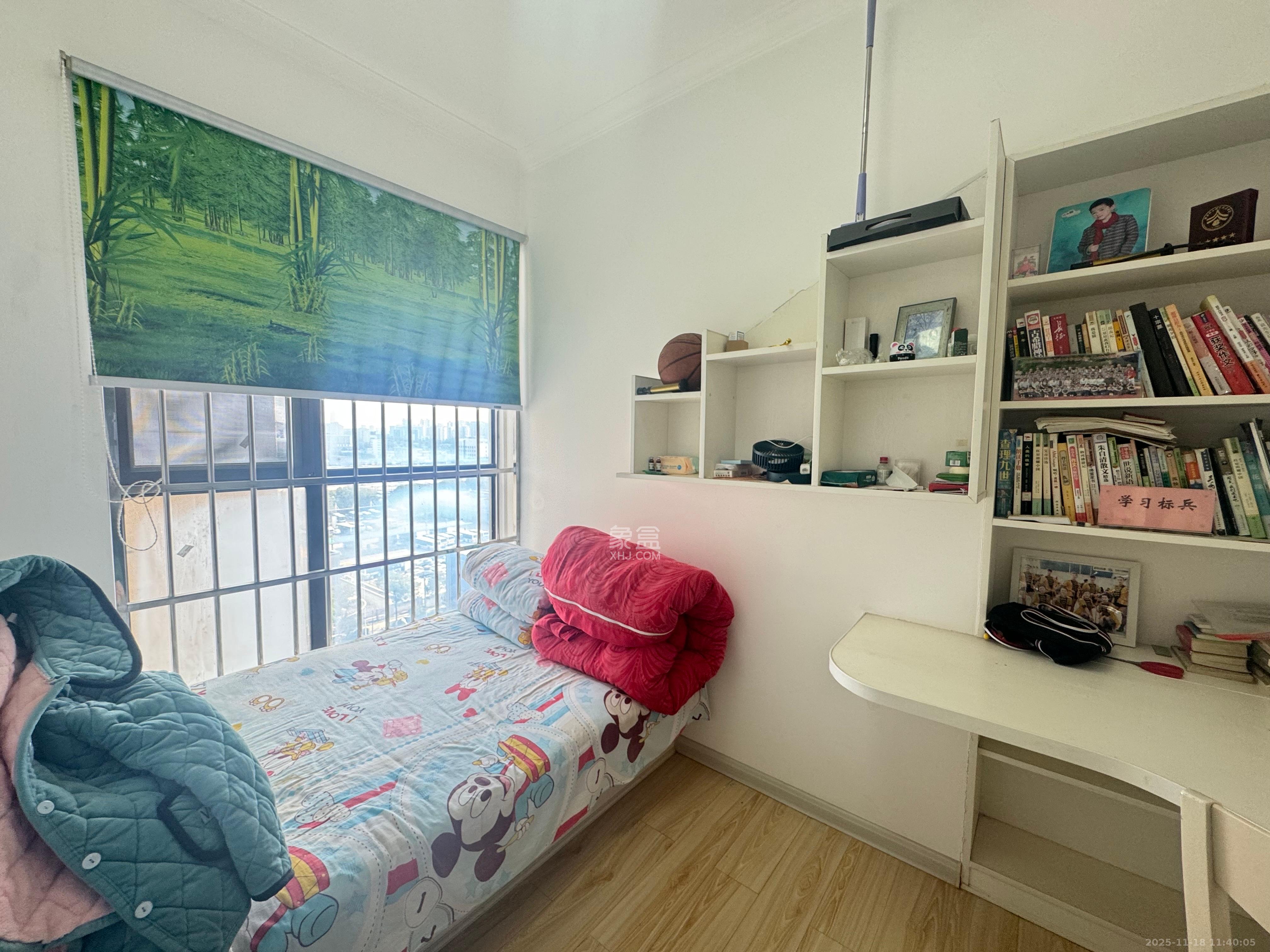 芙蓉万国城MOMA（卓越汇富苑）  2室1厅1卫    2000.0元/月室内图