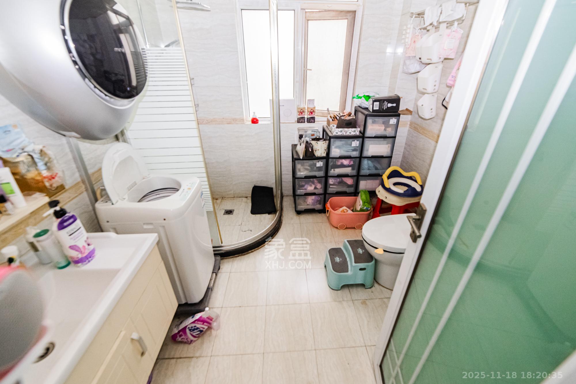 万国城（当代满庭春MOMA）一期  3室2厅2卫    110.0万卫生间