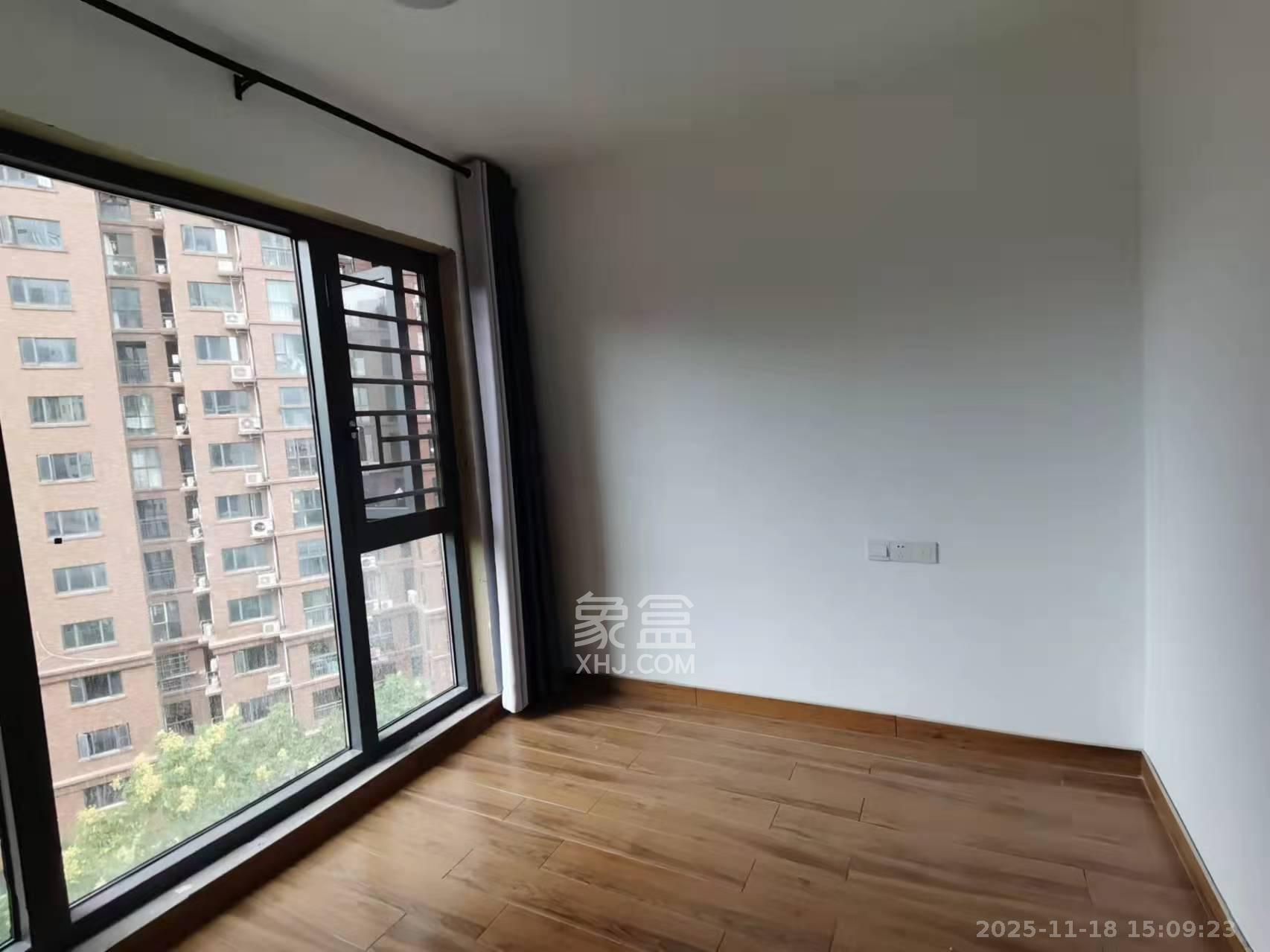 荣泰广场  3室2厅1卫    2600.0元/月室内图