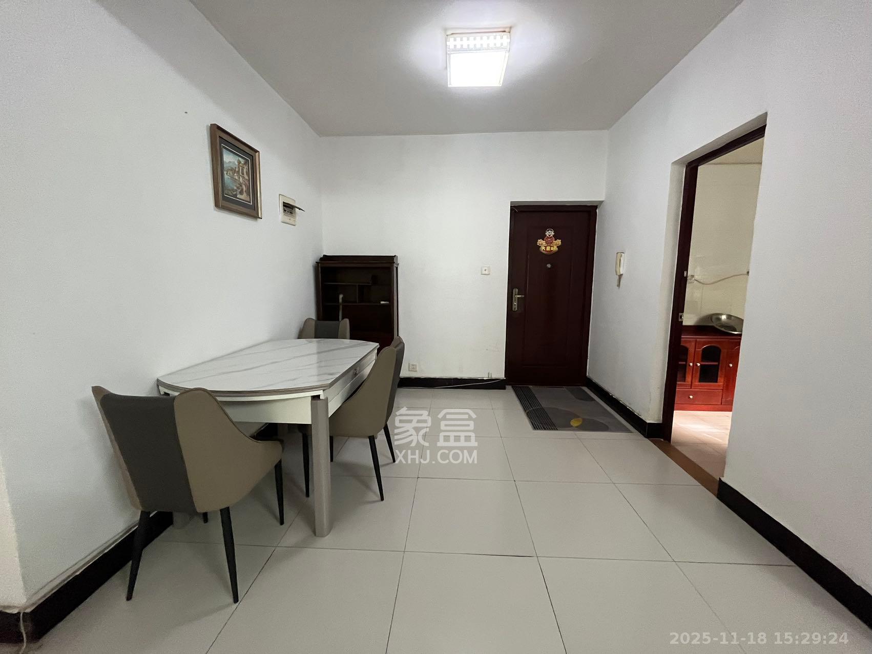 嘉盛华庭（一期、二期、三期）  2室2厅1卫    2090.0元/月室内图