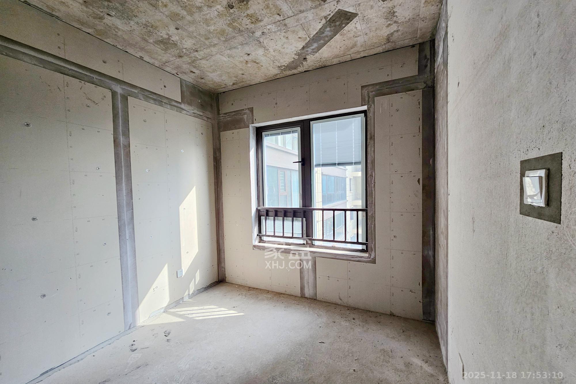 阳光城尚东湾蓝莓苑 2室2厅1卫 66.0万 阳光城尚东湾蓝莓苑 2室2厅1卫 66.0万卧室