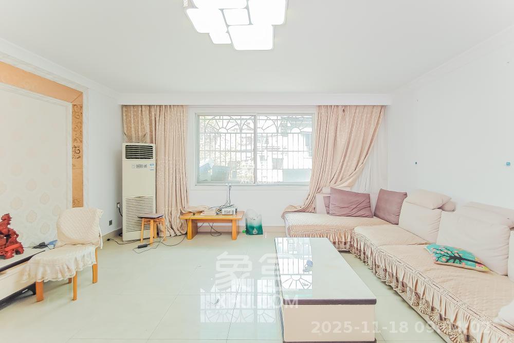 南建公寓 3室2厅2卫 2000.0元/月 南建公寓 3室2厅2卫 2000.0元/月室内图