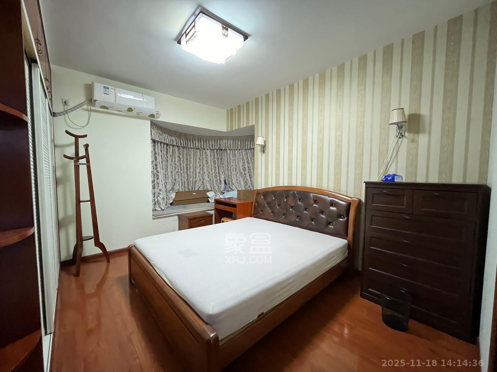 曙光泊岸  3室2厅2卫    3800.0元/月室内图