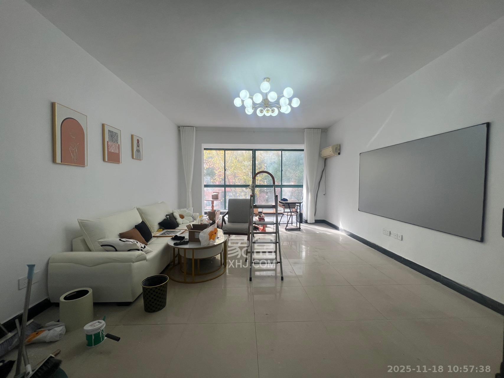 城西公寓（西城门第）  3室2厅1卫    2700.0元/月