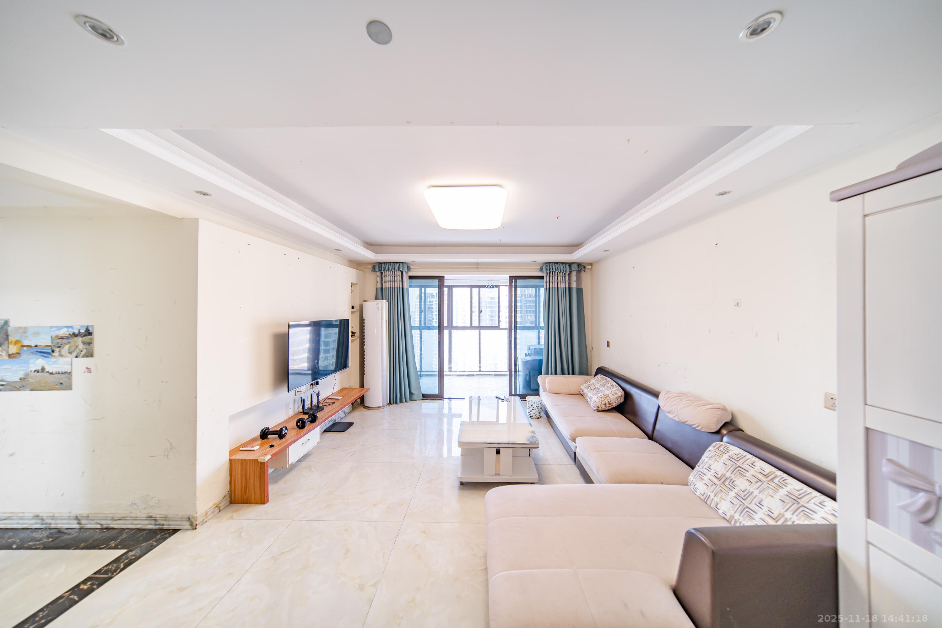 海洋半岛（月珑湾）  3室2厅2卫    108.0万