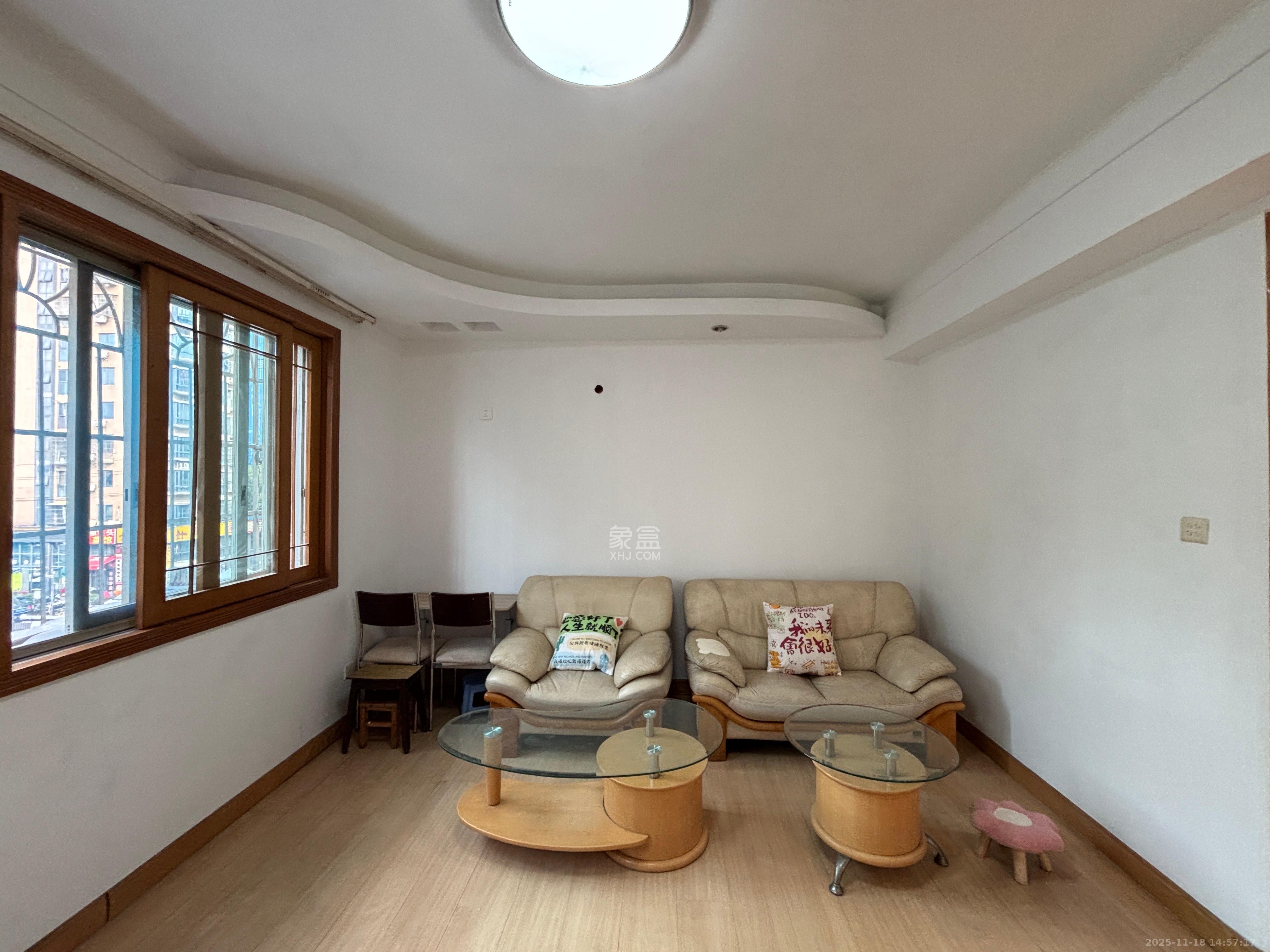 省卫生厅机关大院 3室2厅1卫 2800.0元/月 省卫生厅机关大院 3室2厅1卫 2800.0元/月室内图