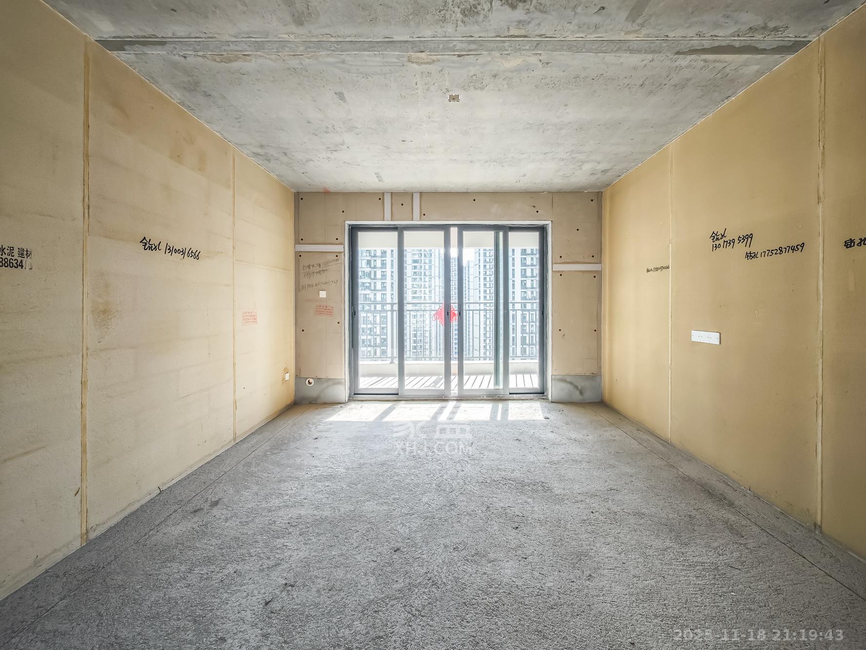 长沙北中心保利时代C区 4室2厅2卫 110.0万 长沙北中心保利时代C区 4室2厅2卫 110.0万客厅