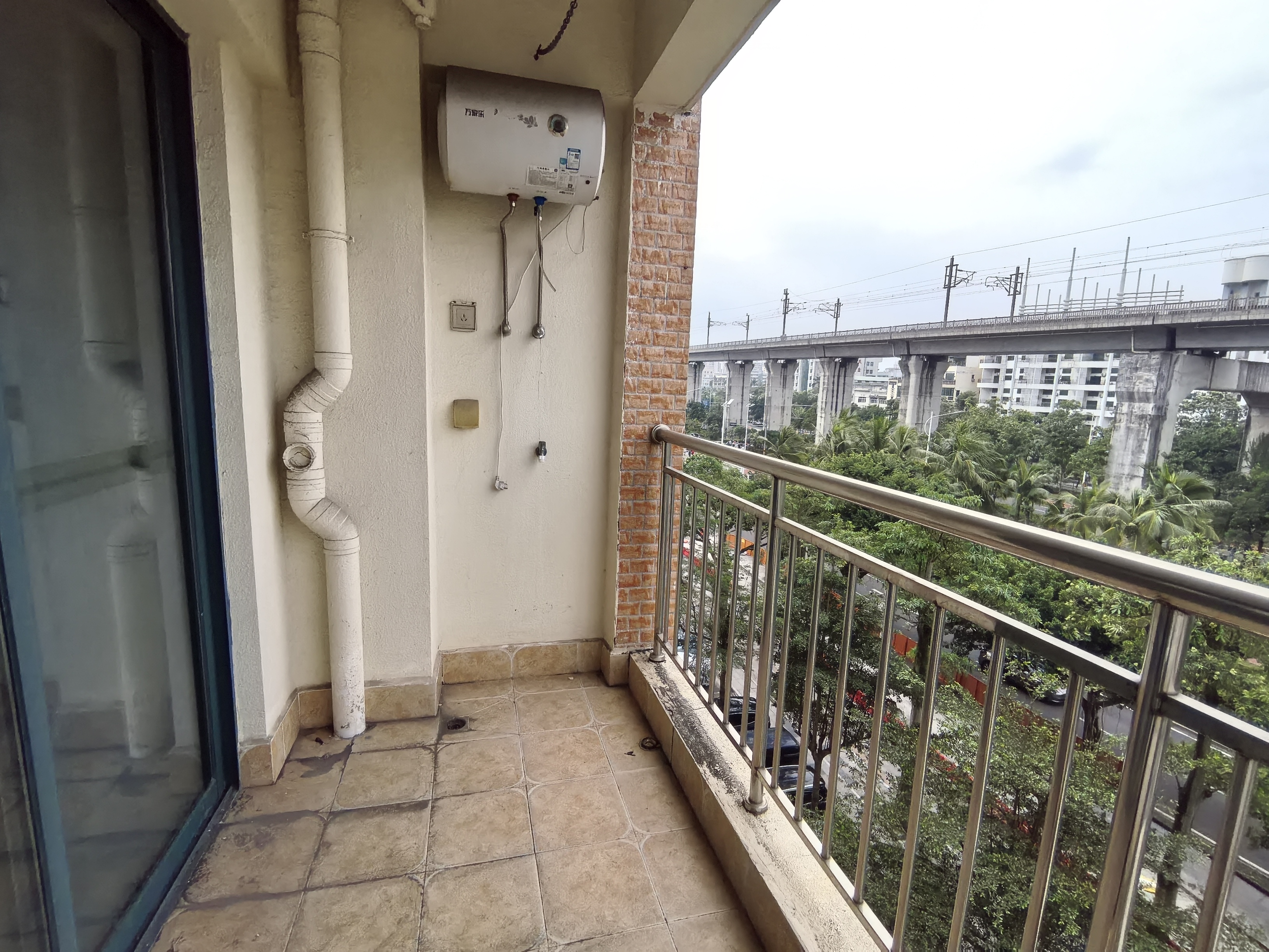 书馨苑 1室0厅1卫 1600.0元/月 书馨苑 1室0厅1卫 1600.0元/月室内图