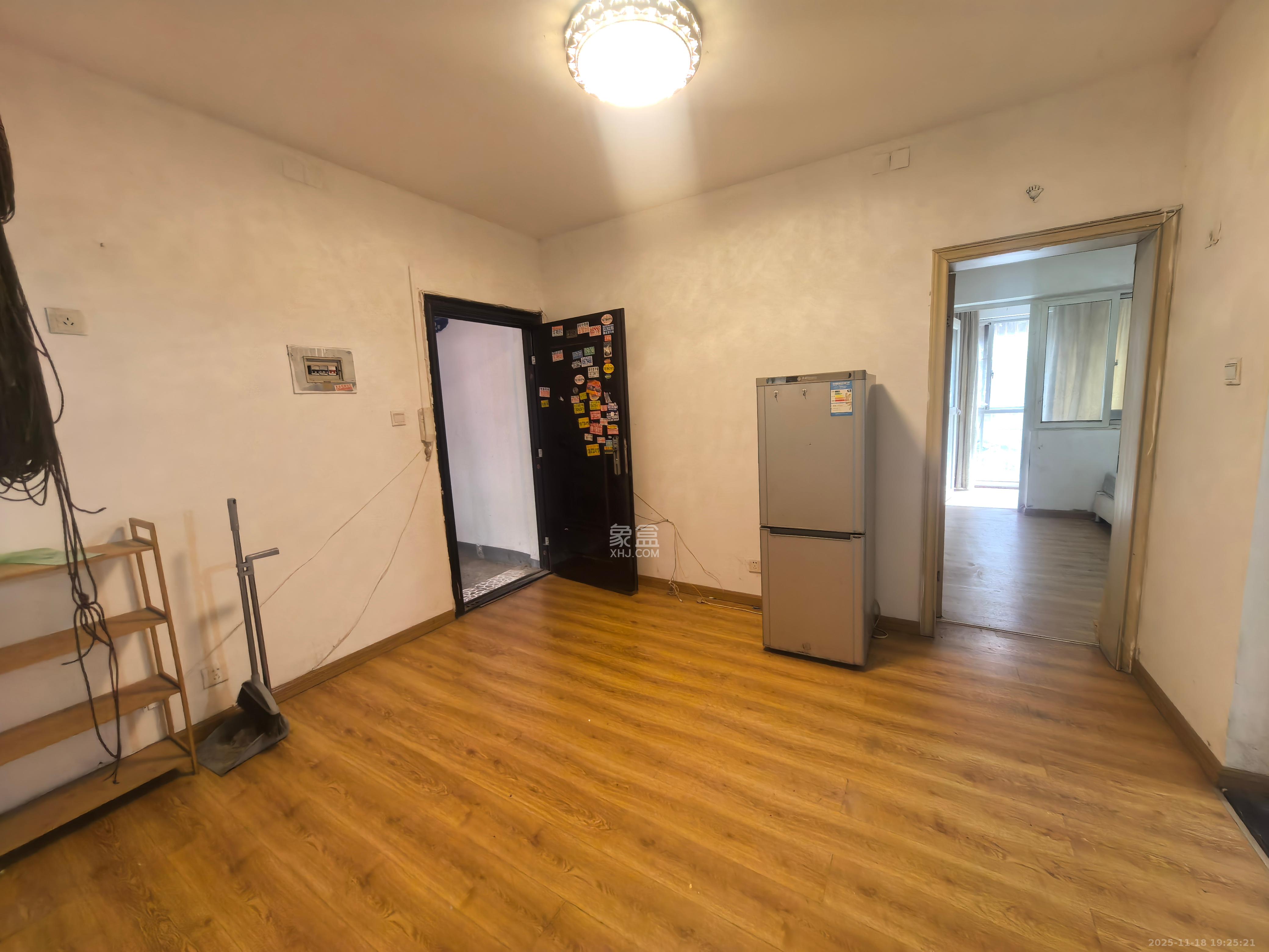 丰园城(鄱阳小区二期) 1室1厅1卫 1000.0元/月 丰园城(鄱阳小区二期) 1室1厅1卫 1000.0元/月室内图