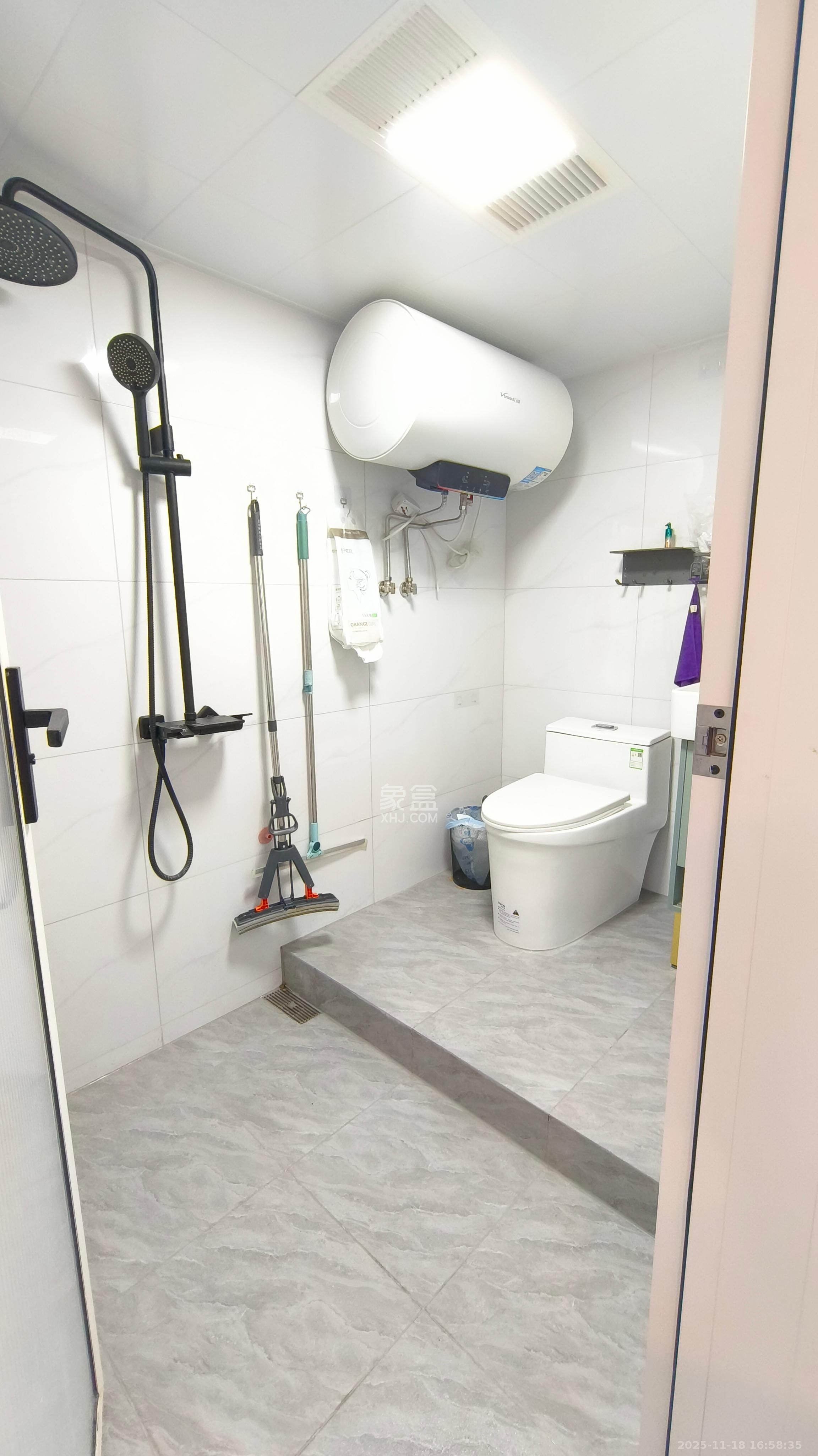 保利天禧EF区  2室1厅1卫    3200.0元/月室内图