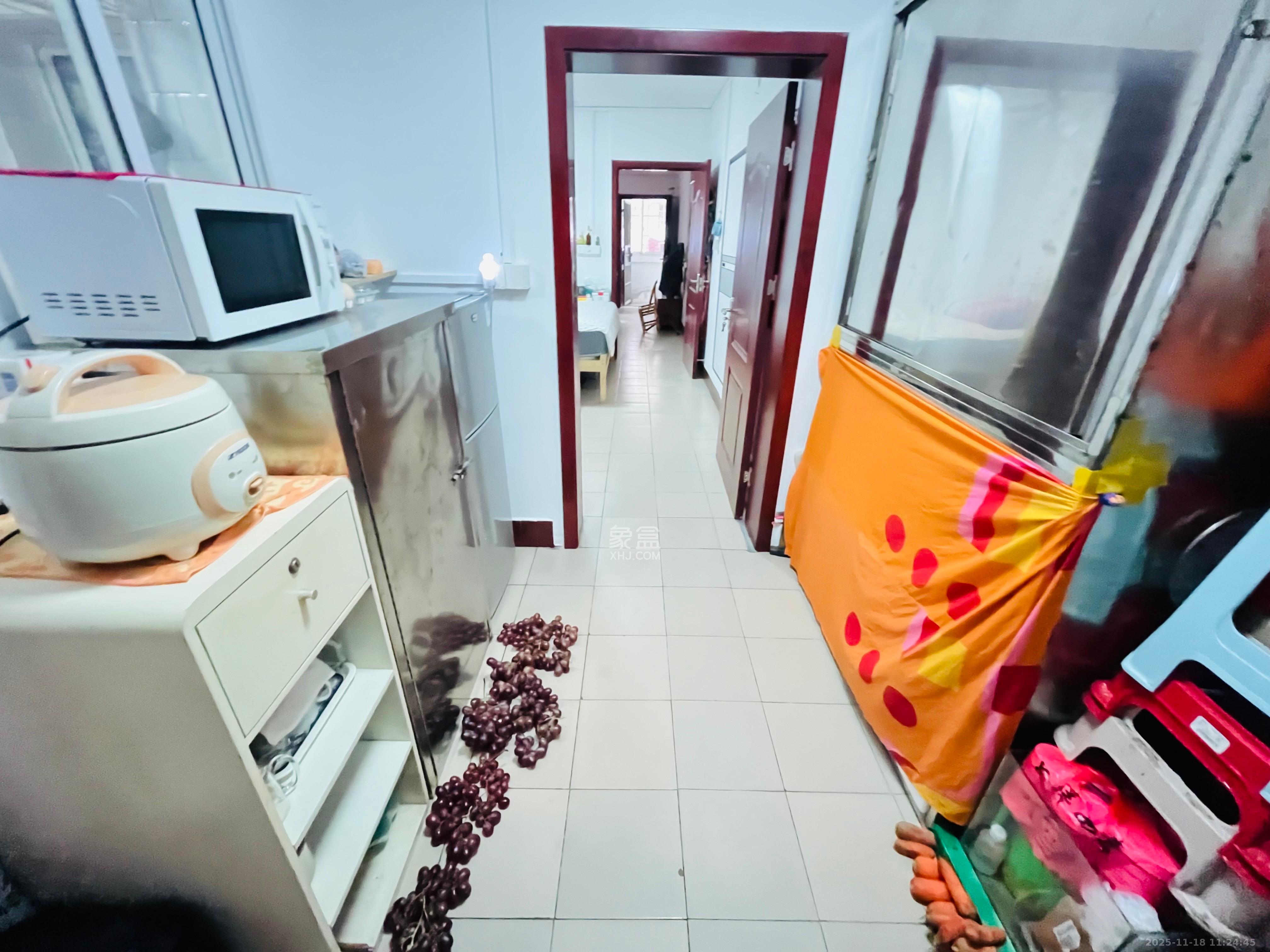 二机小区  1室1厅1卫    1400.0元/月室内图