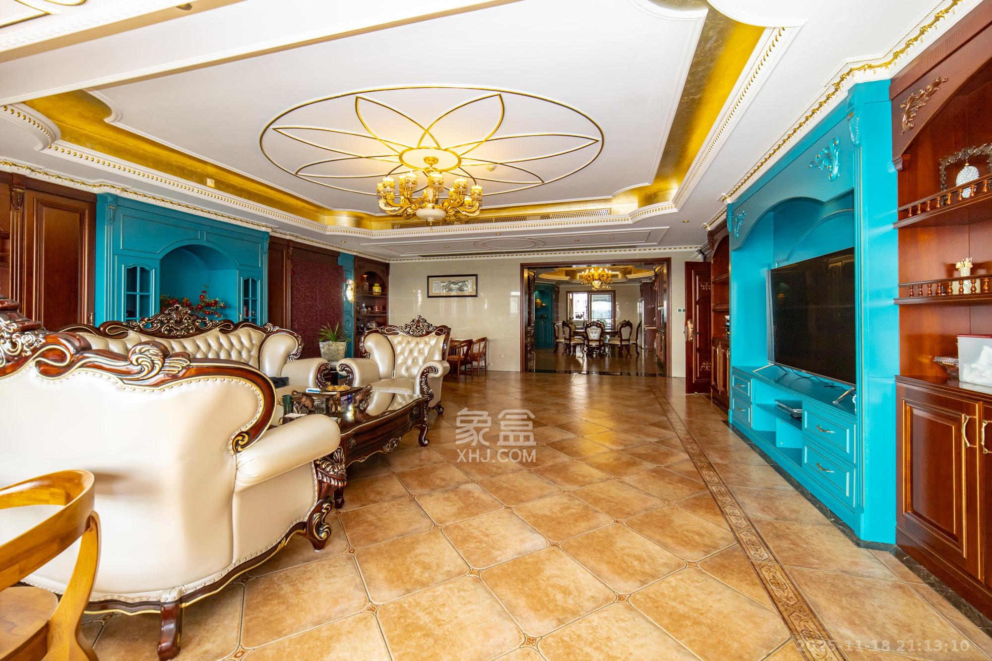 碧桂园威尼斯城 6室2厅4卫 418.0万 碧桂园威尼斯城 6室2厅4卫 418.0万客厅